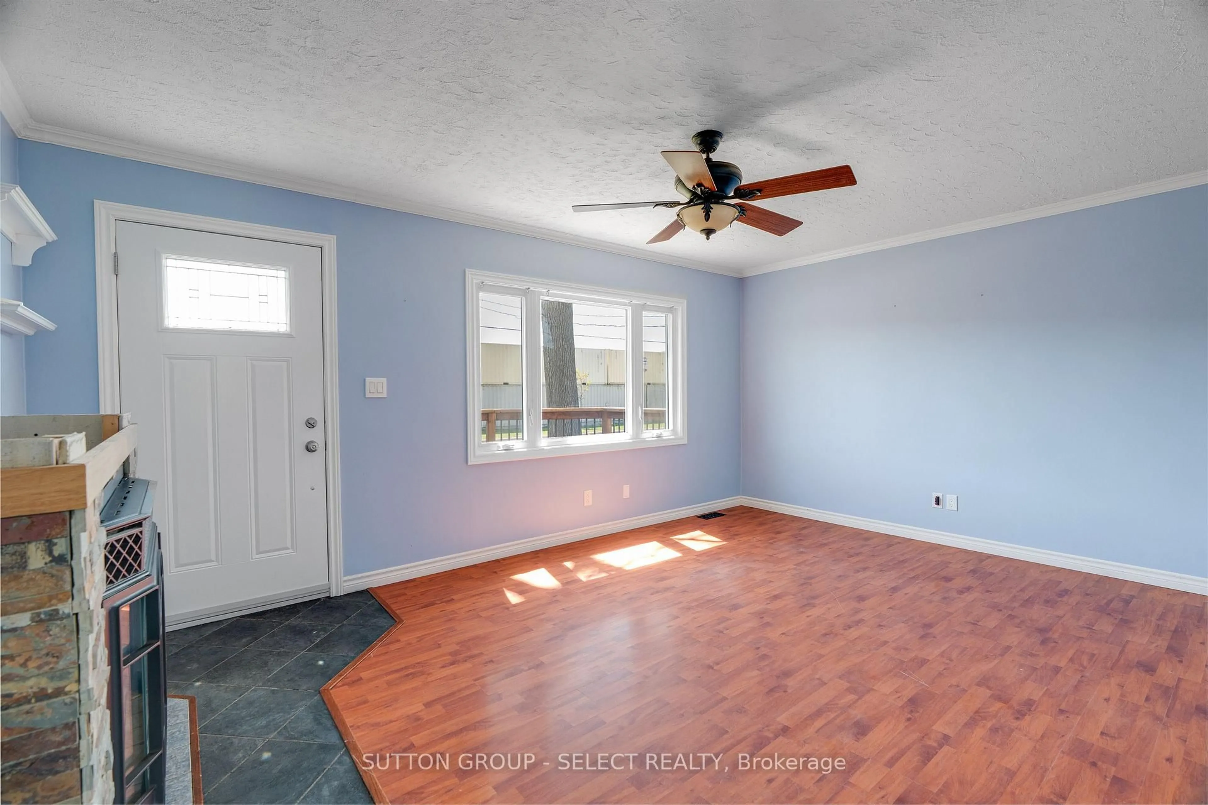 A pic of a room for 1242 Brydges St, London East Ontario N5W 2C1