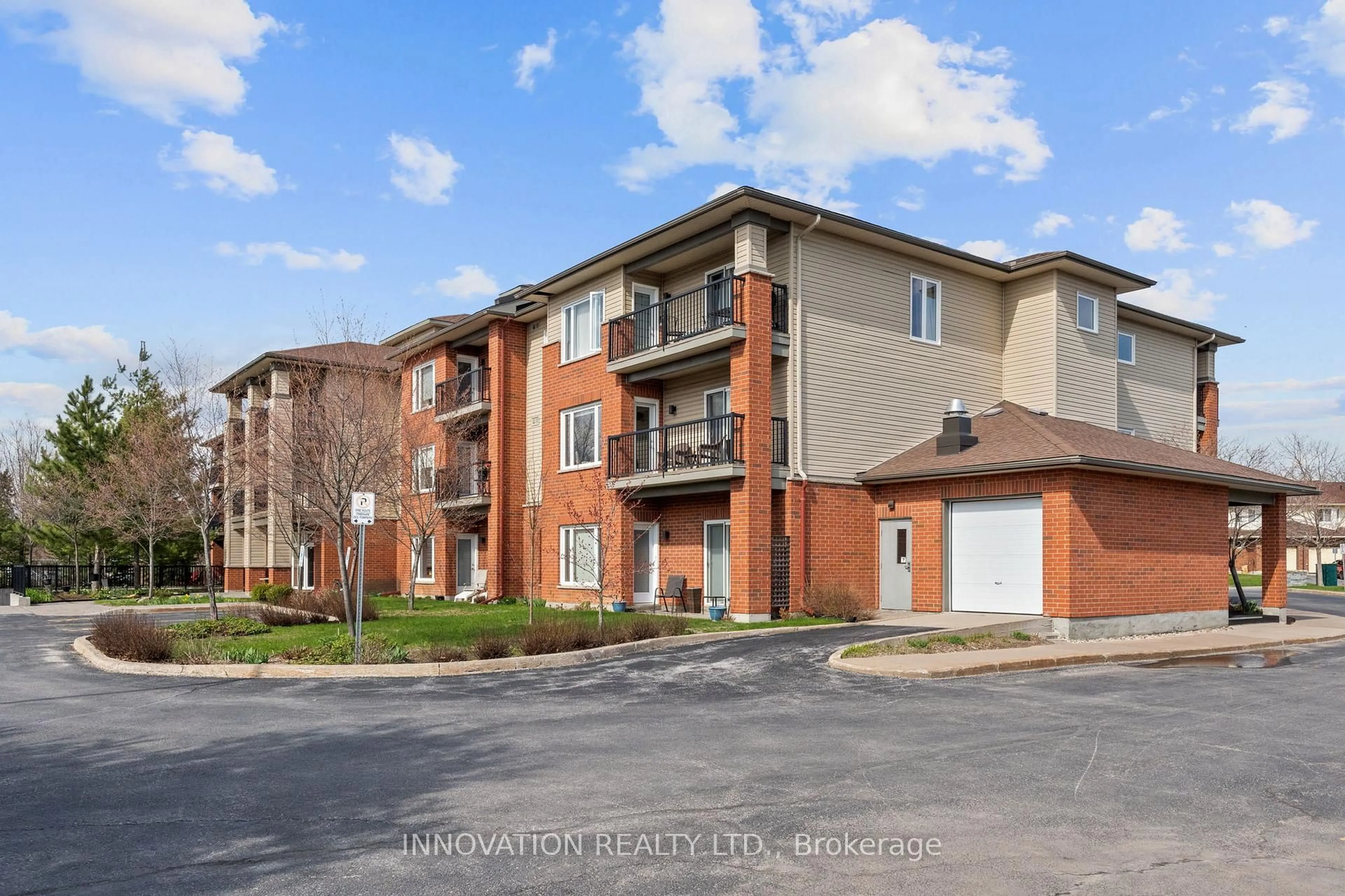 A pic from outside/outdoor area/front of a property/back of a property/a pic from drone, unknown for 100 Jamieson St #209, Almonte Ontario K0A 1A0
