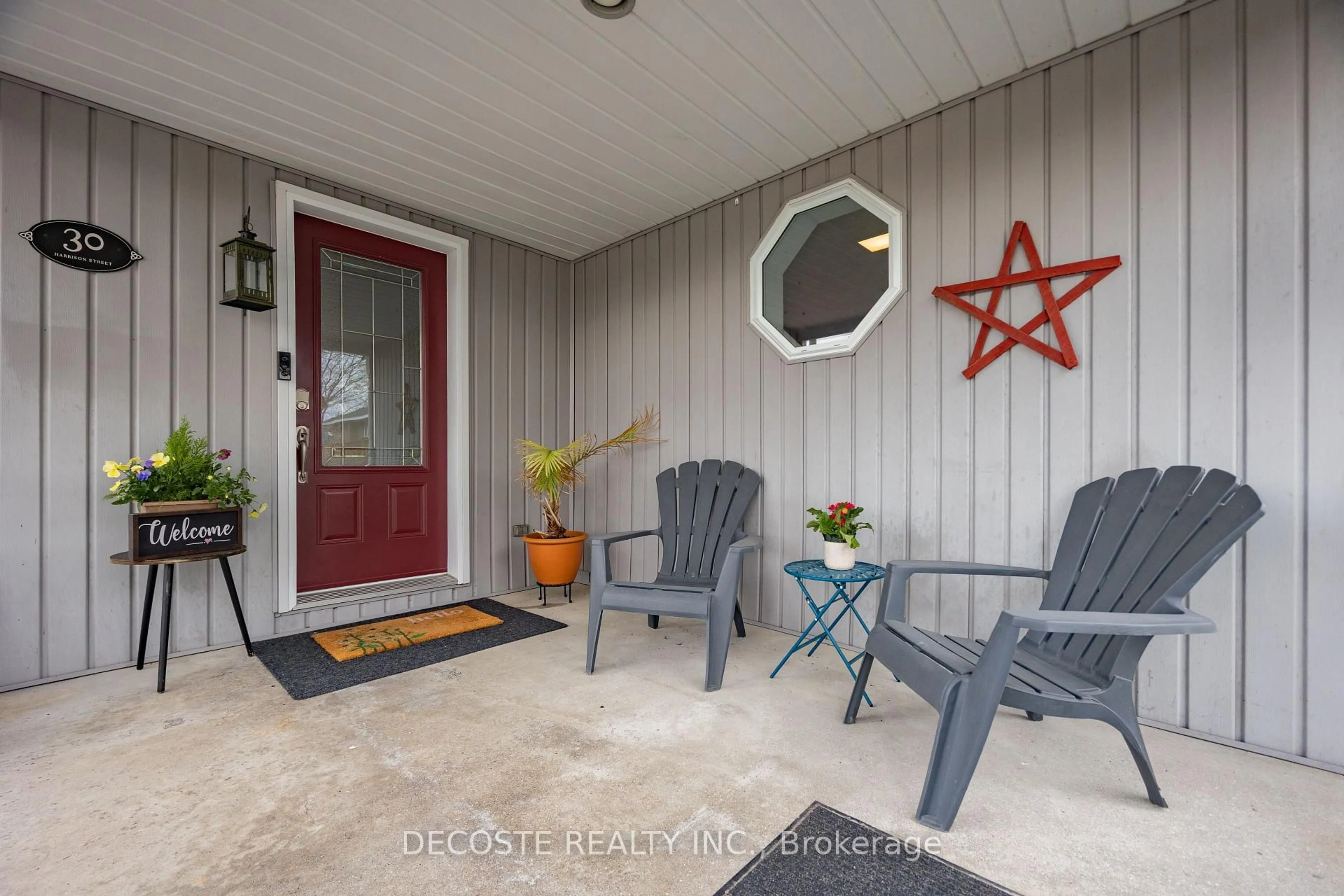 Indoor entryway for 30 Harrison St, North Glengarry Ontario K0C 1A0