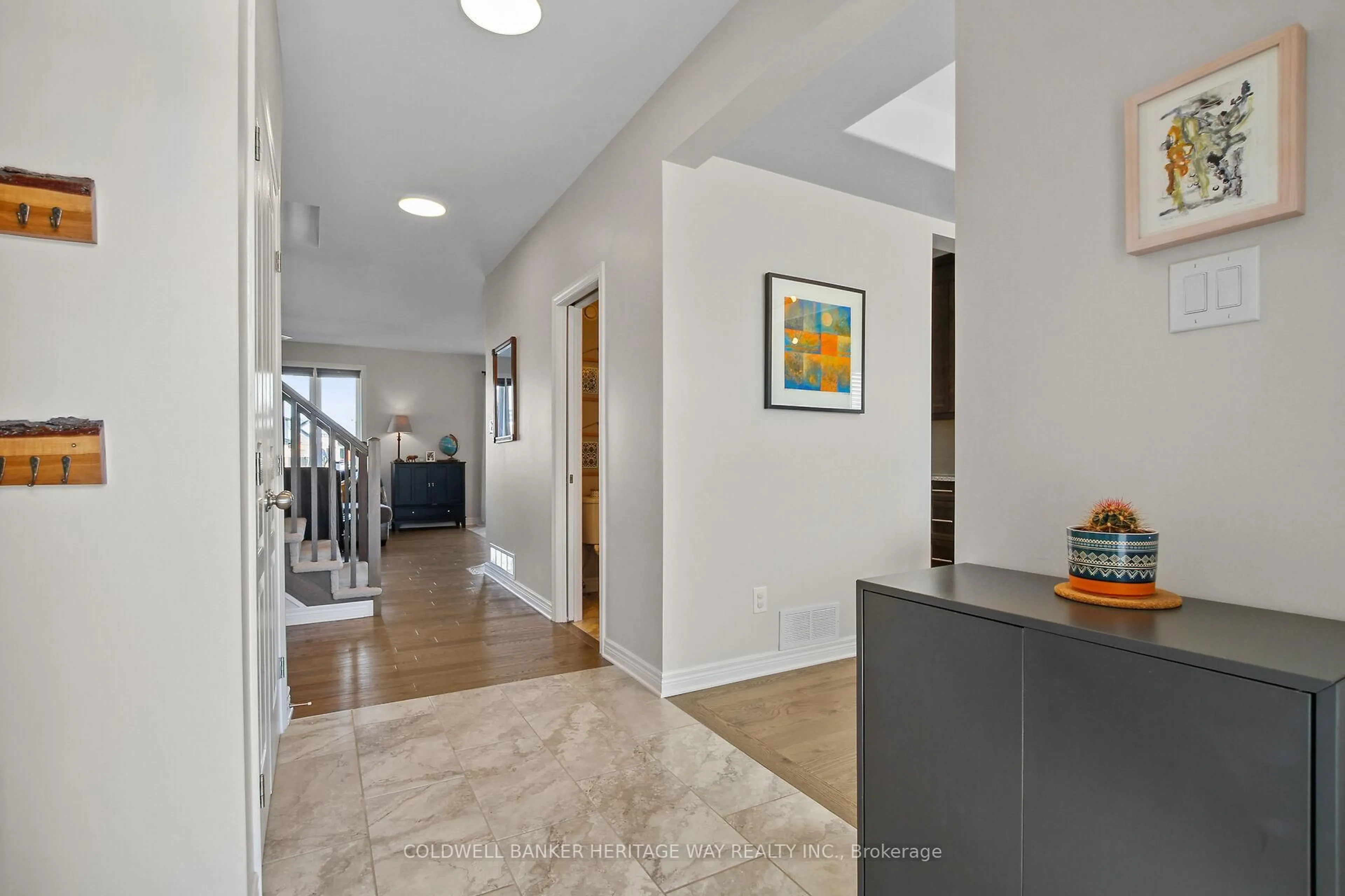 Indoor entryway for 82 Dulmage St, Carleton Place Ontario K7C 0E6