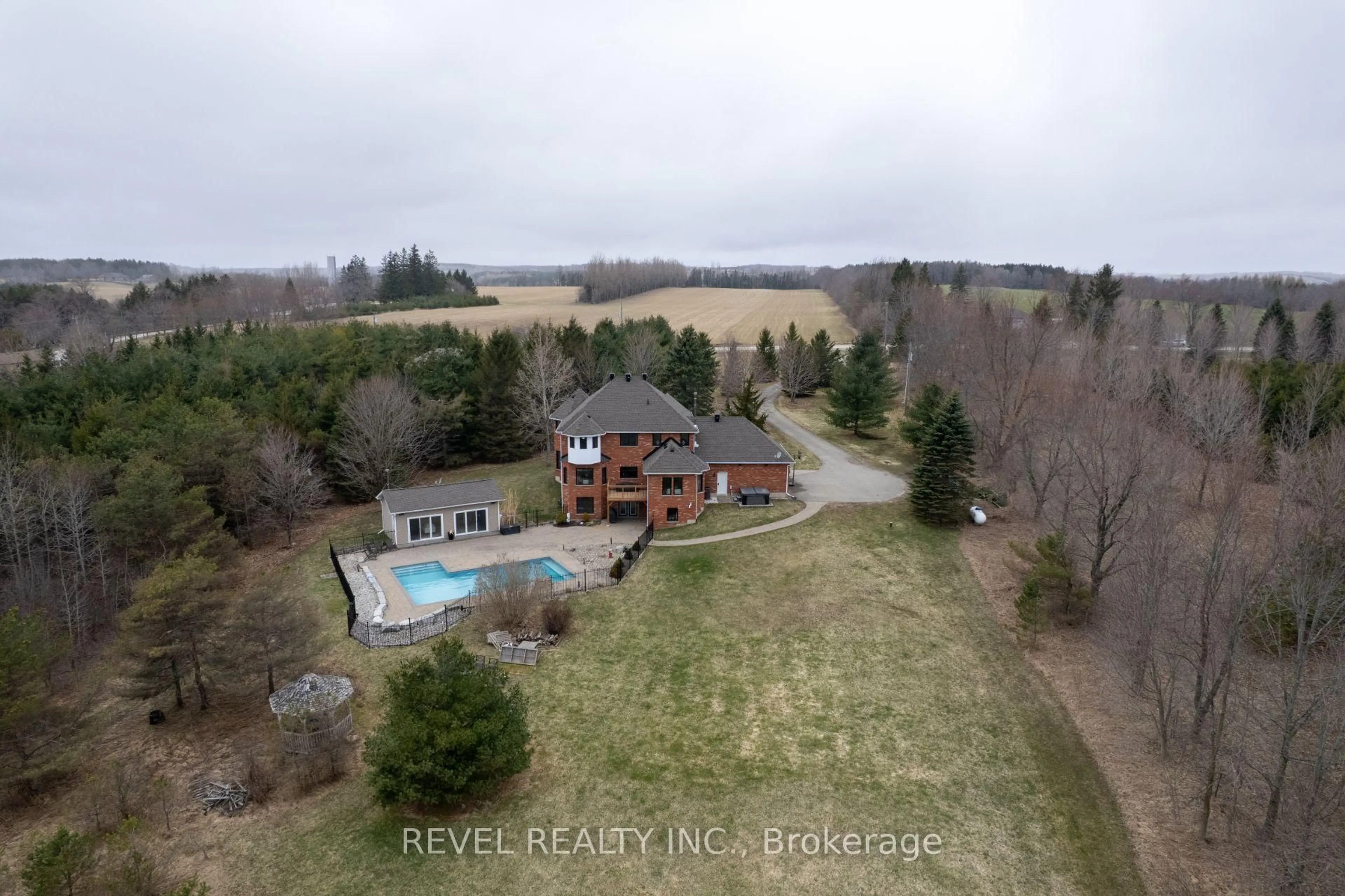 A pic from outside/outdoor area/front of a property/back of a property/a pic from drone, water/lake/river/ocean view for 9343 Wellington 22 Rd, Erin Ontario N0B 1Z0