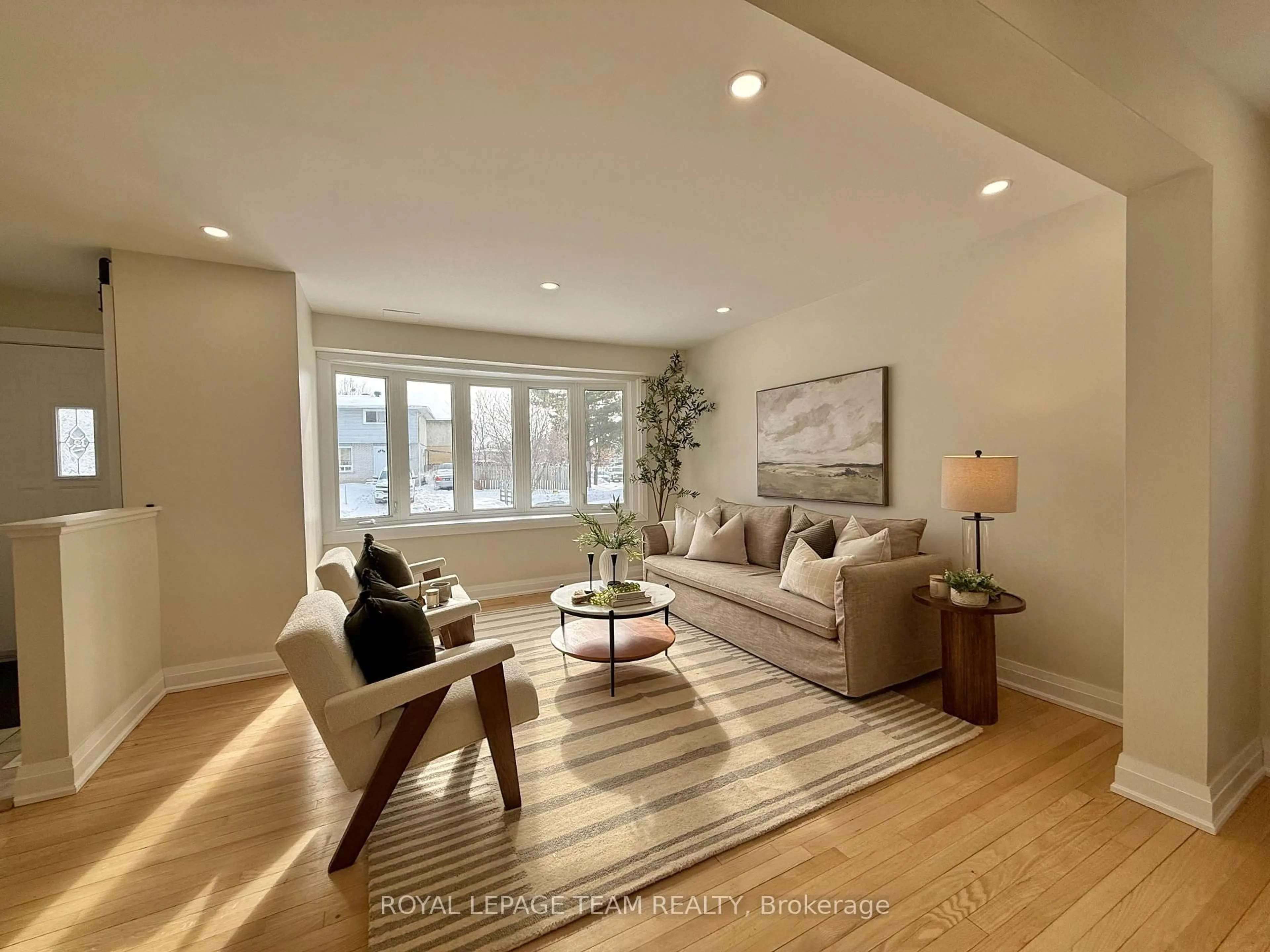 Living room with furniture, unknown for 973 Eiffel Ave, Ottawa Ontario K2C 0J3