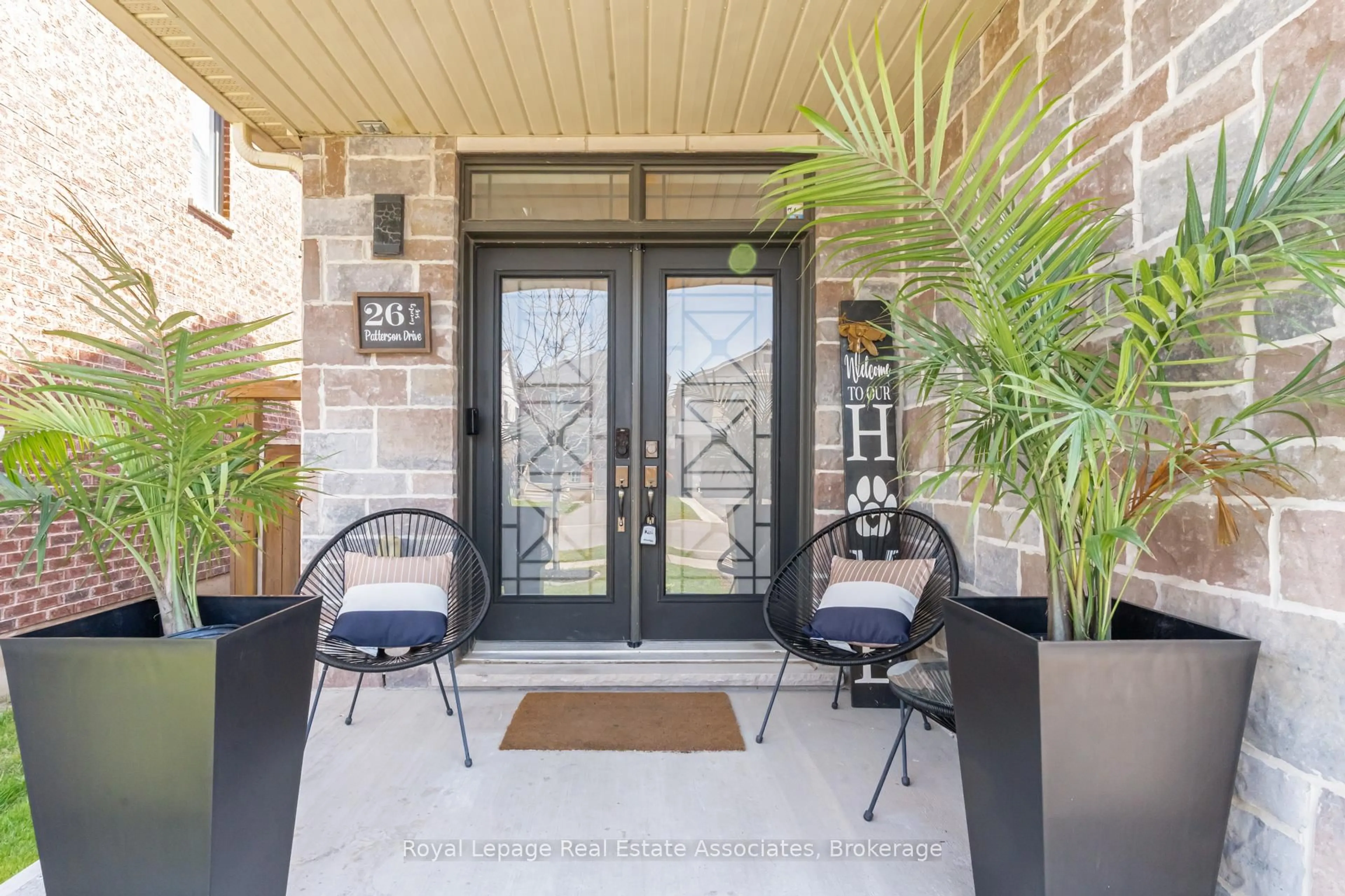Indoor entryway for 26 Patterson Dr, Haldimand Ontario N3W 0B8