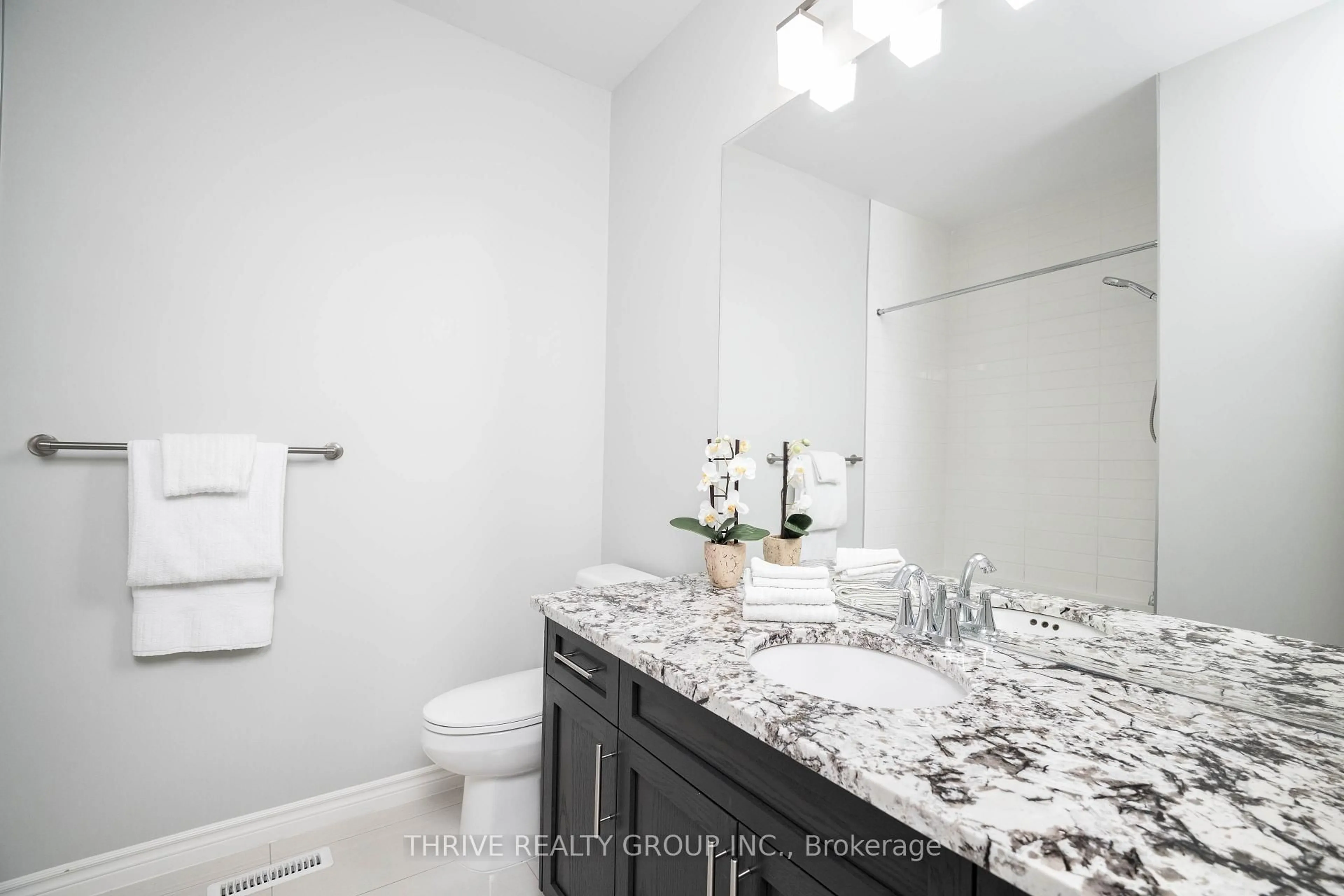 Standard bathroom, ceramic/tile floor for 2250 Buroak Dr #123, London North Ontario N6G 0N7
