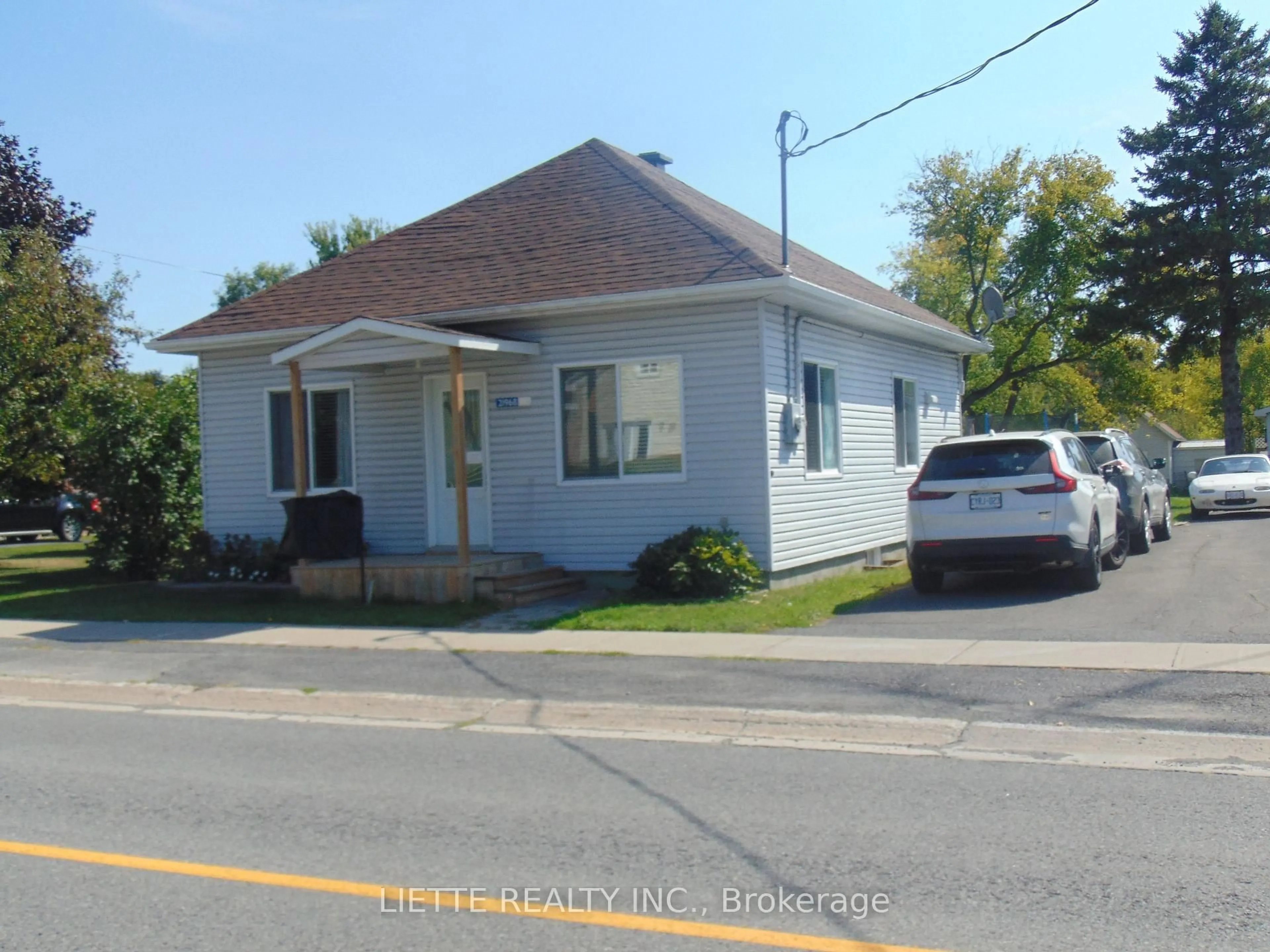 Unknown for 21968 Main St, North Glengarry Ontario K0B 1H0