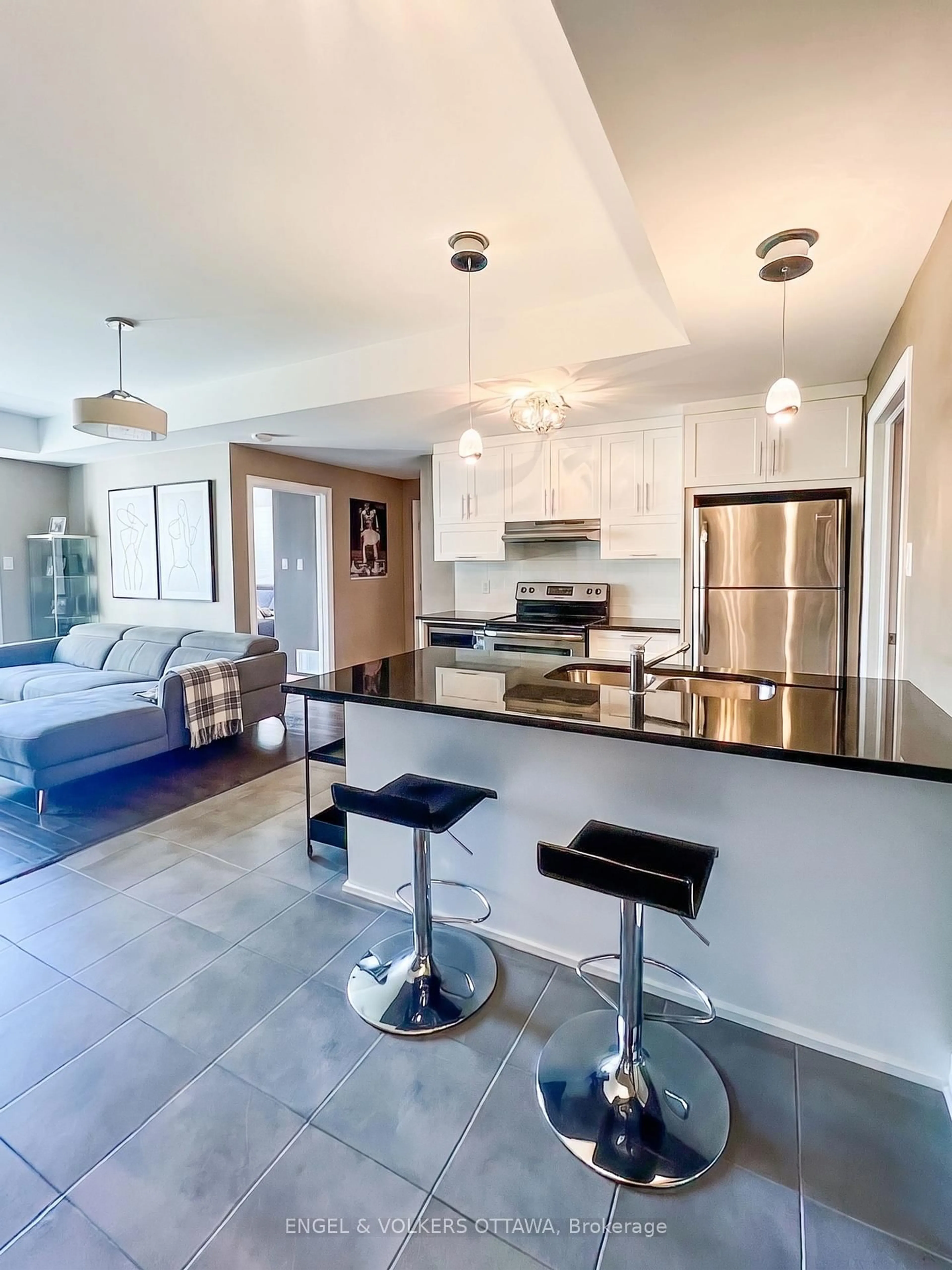 Open concept kitchen, ceramic/tile floor for 25 Earlton Private #1, Ottawa Ontario K2T 0C6