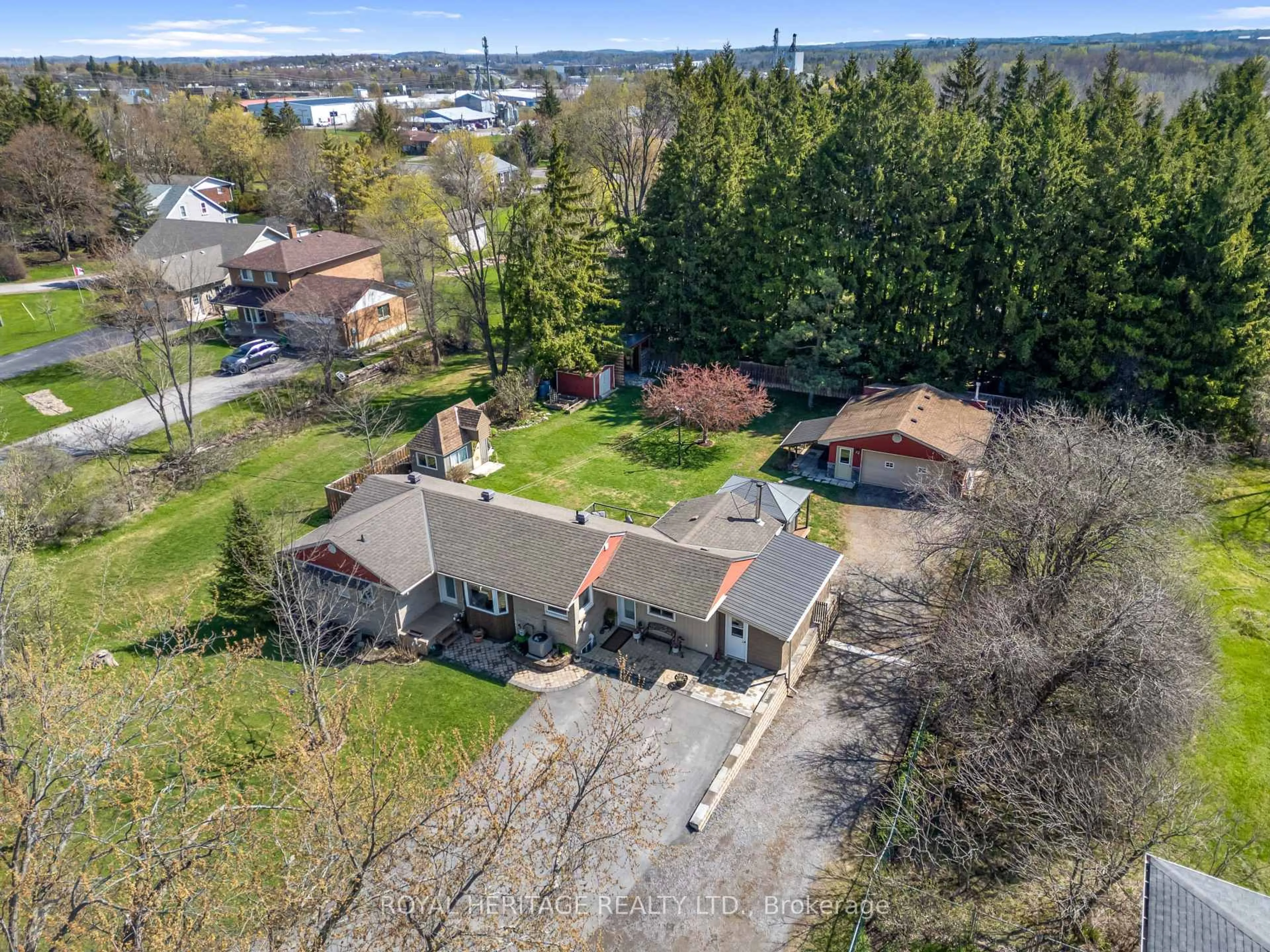 A pic from outside/outdoor area/front of a property/back of a property/a pic from drone, unknown for 4003 Wallace Point Rd, Peterborough Ontario K9J 6Y3