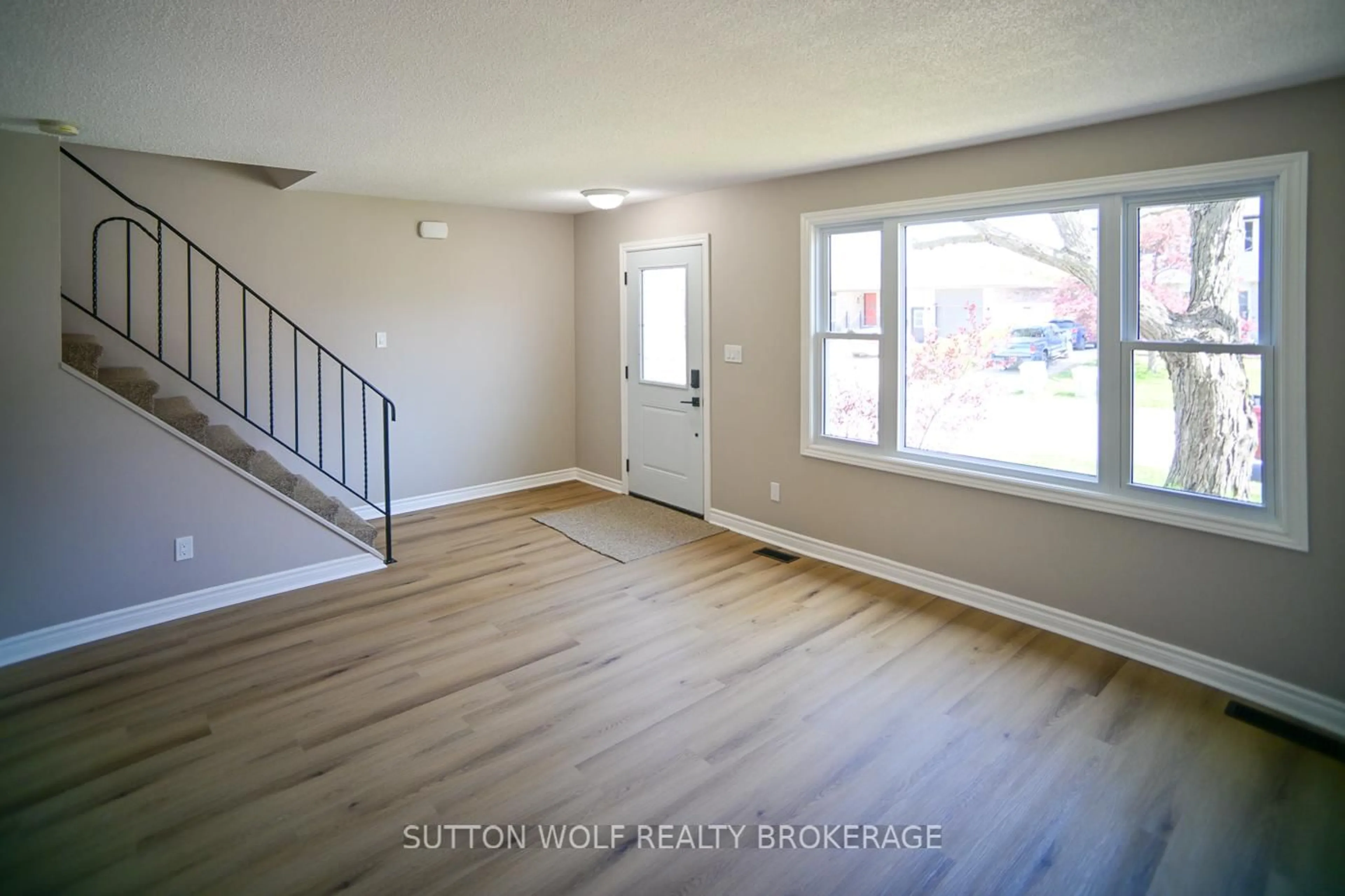 A pic of a room for 190 Southfield Dr, Strathroy-Caradoc Ontario N7G 3V4