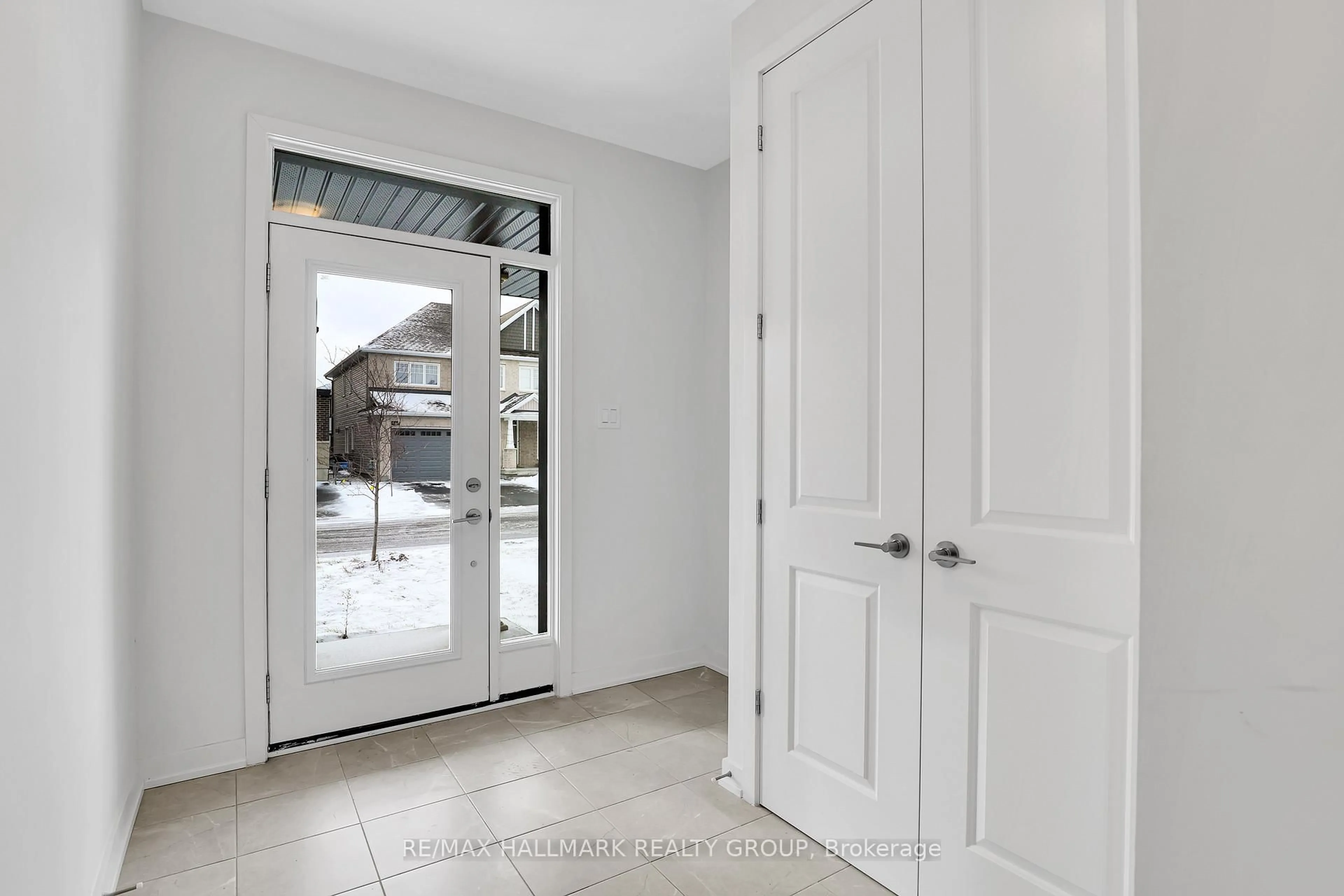 Indoor entryway for 441 Turmeric Crt, Ottawa Ontario K2S 2X8