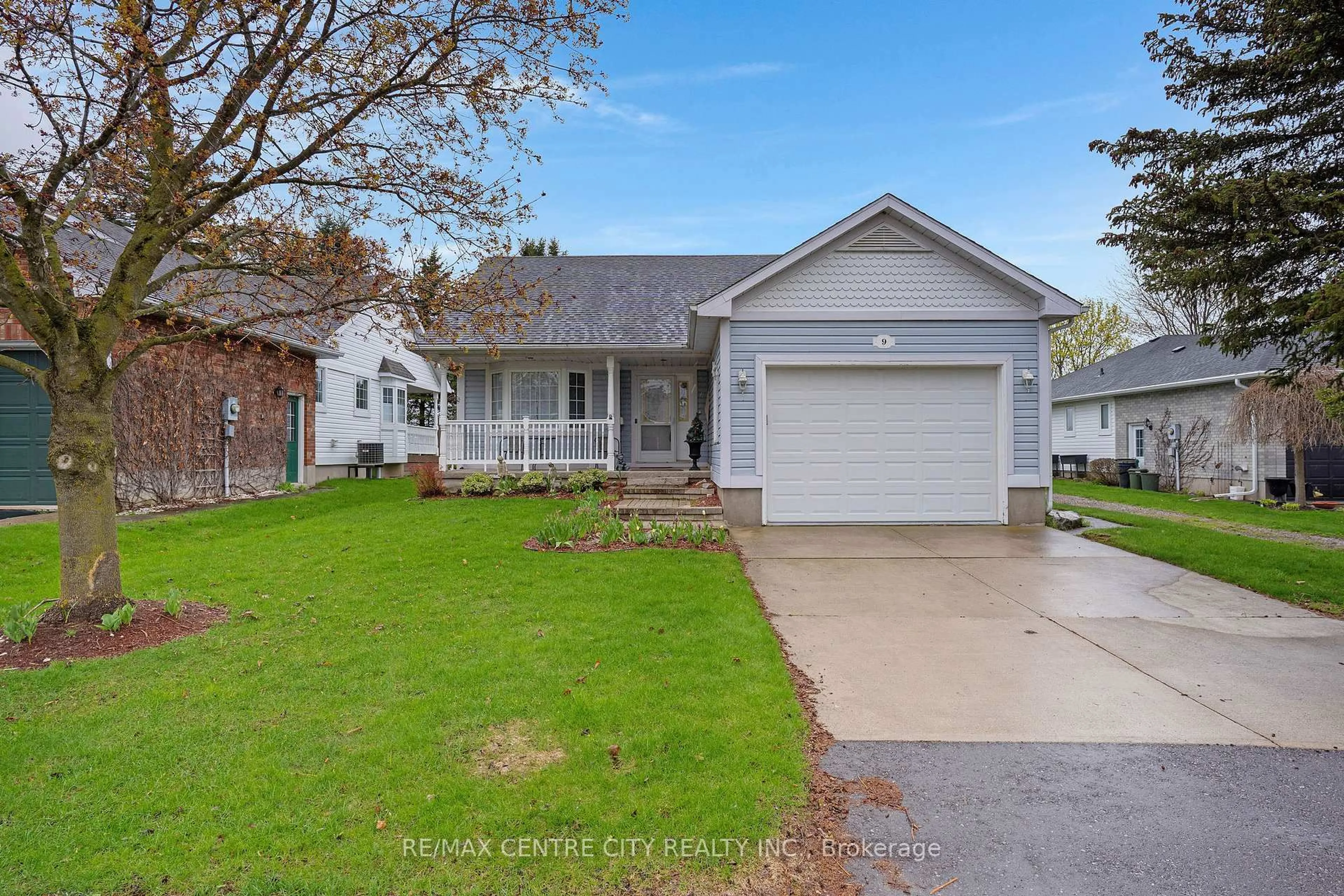 Home with vinyl exterior material, street for 9 Lakefield Crt #89, Wilmot Ontario N3A 3P4