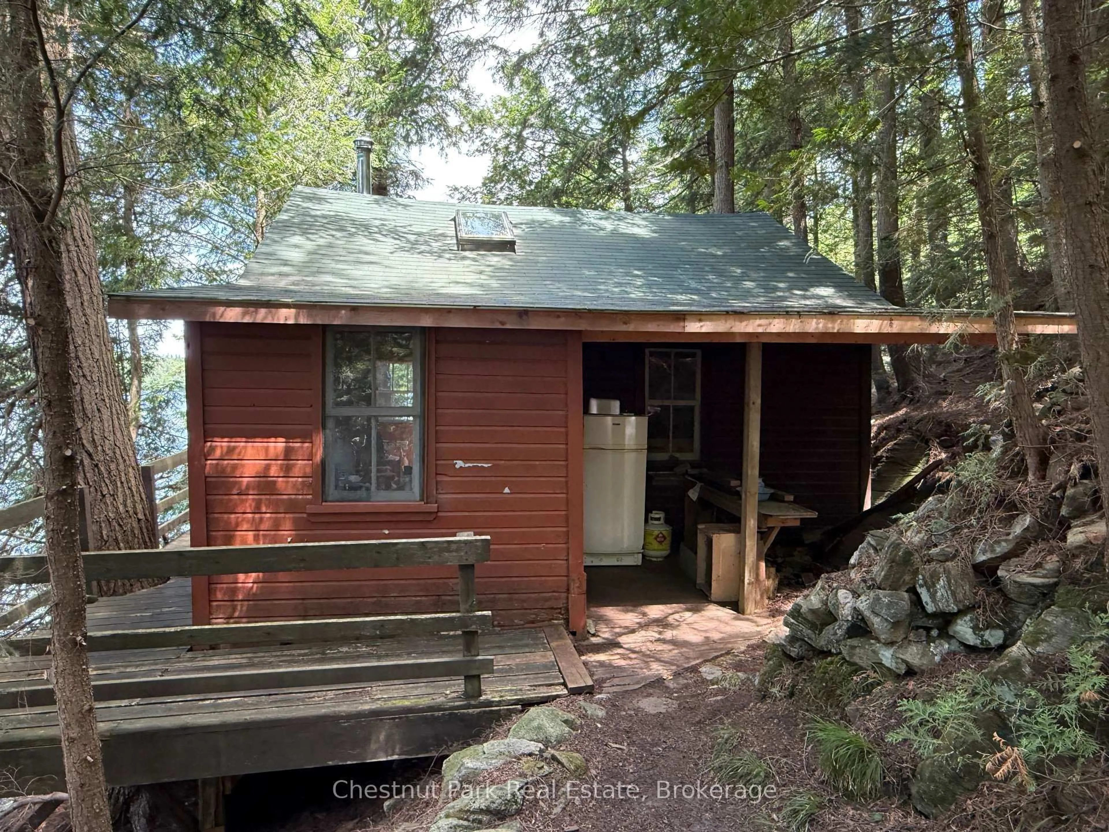 Shed for 19 Cache Lake #APL1136E, South Algonquin Ontario P0A 1H0