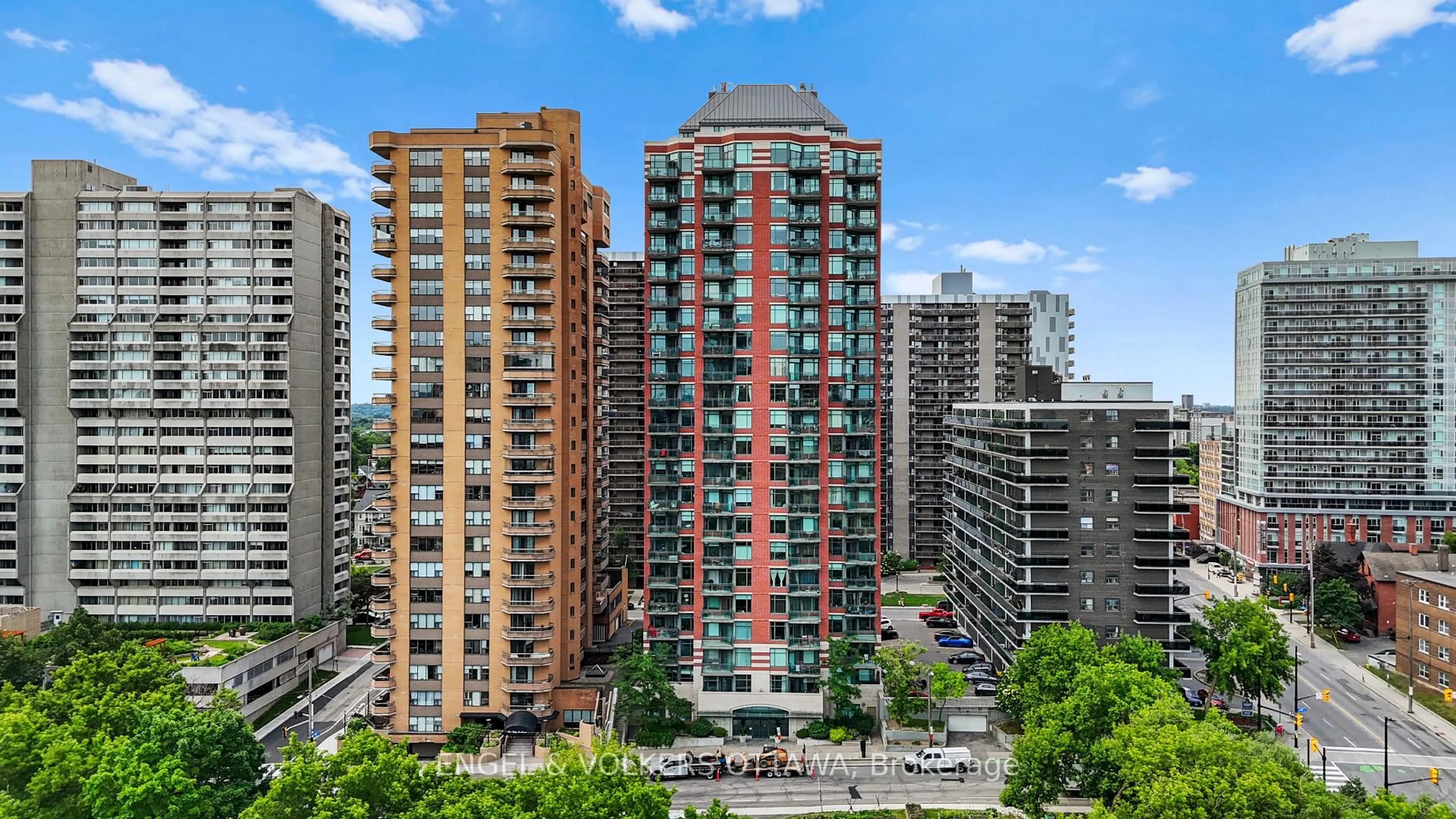 A pic from outside/outdoor area/front of a property/back of a property/a pic from drone, city buildings view from balcony for 570 Laurier Ave #1103, Ottawa Ontario K1R 1C8