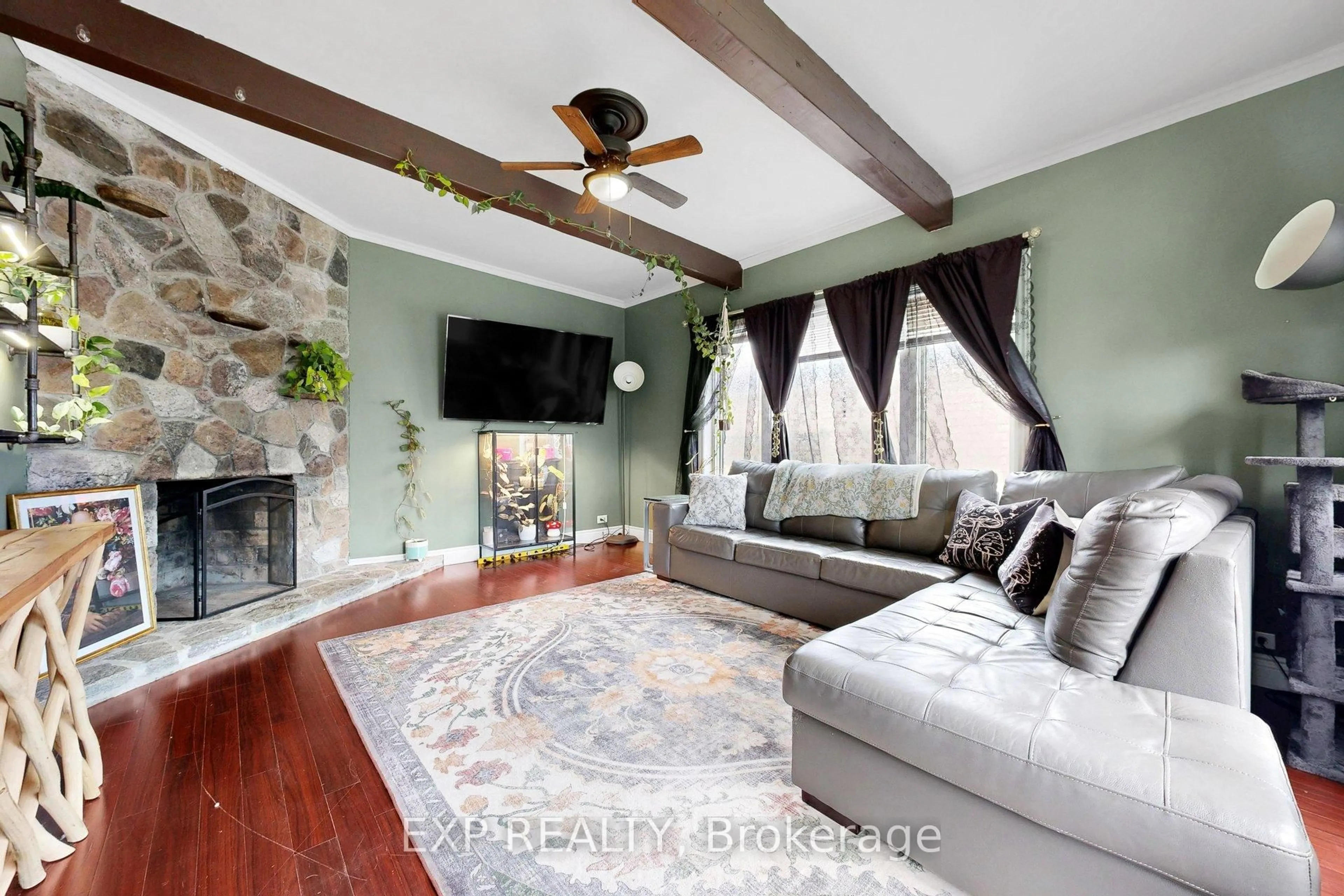 Living room with furniture, unknown for 348 Elgin St, Cobourg Ontario K9A 5T6