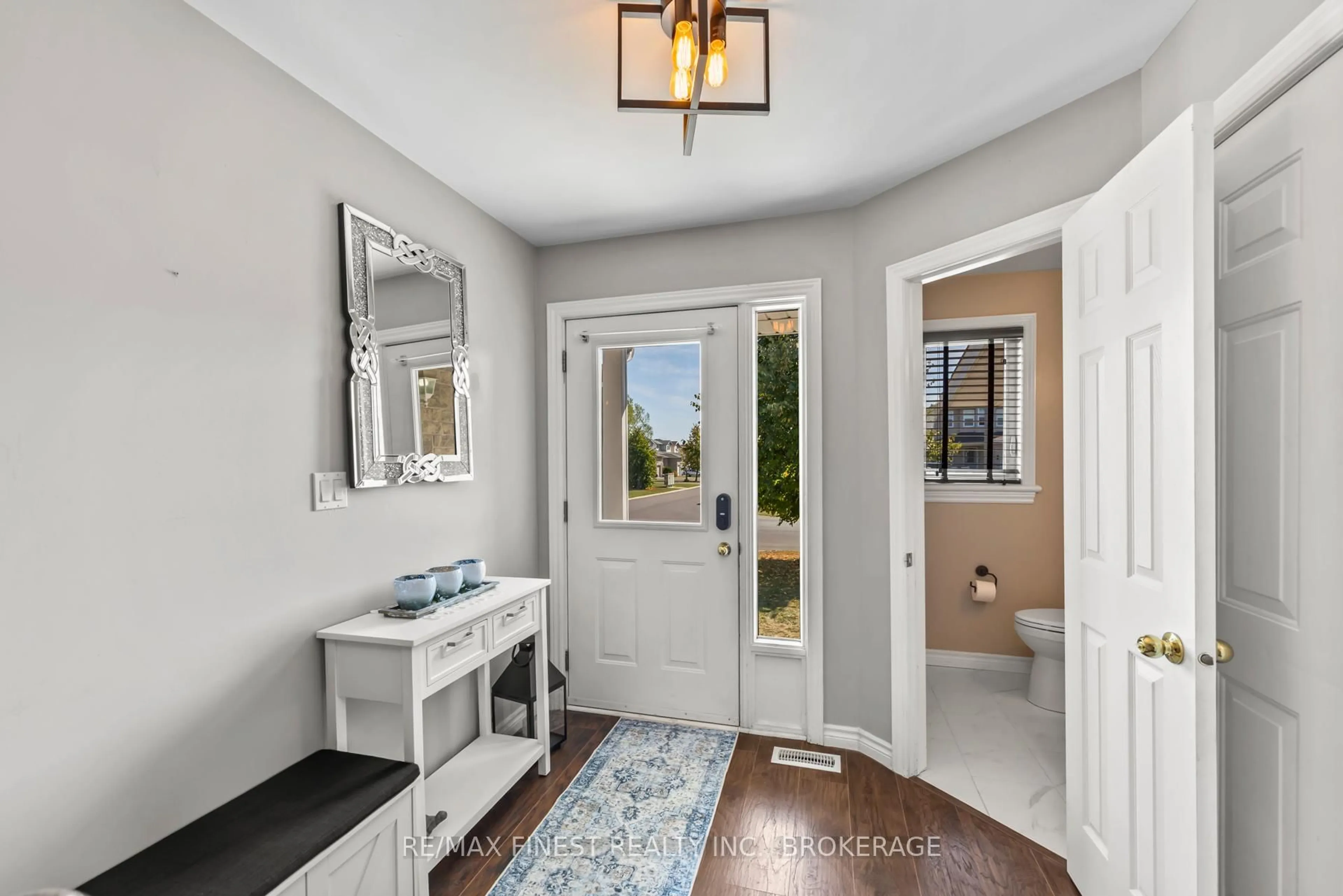 Indoor entryway for 99 McKeown Cres, Loyalist Ontario K7N 1Y5