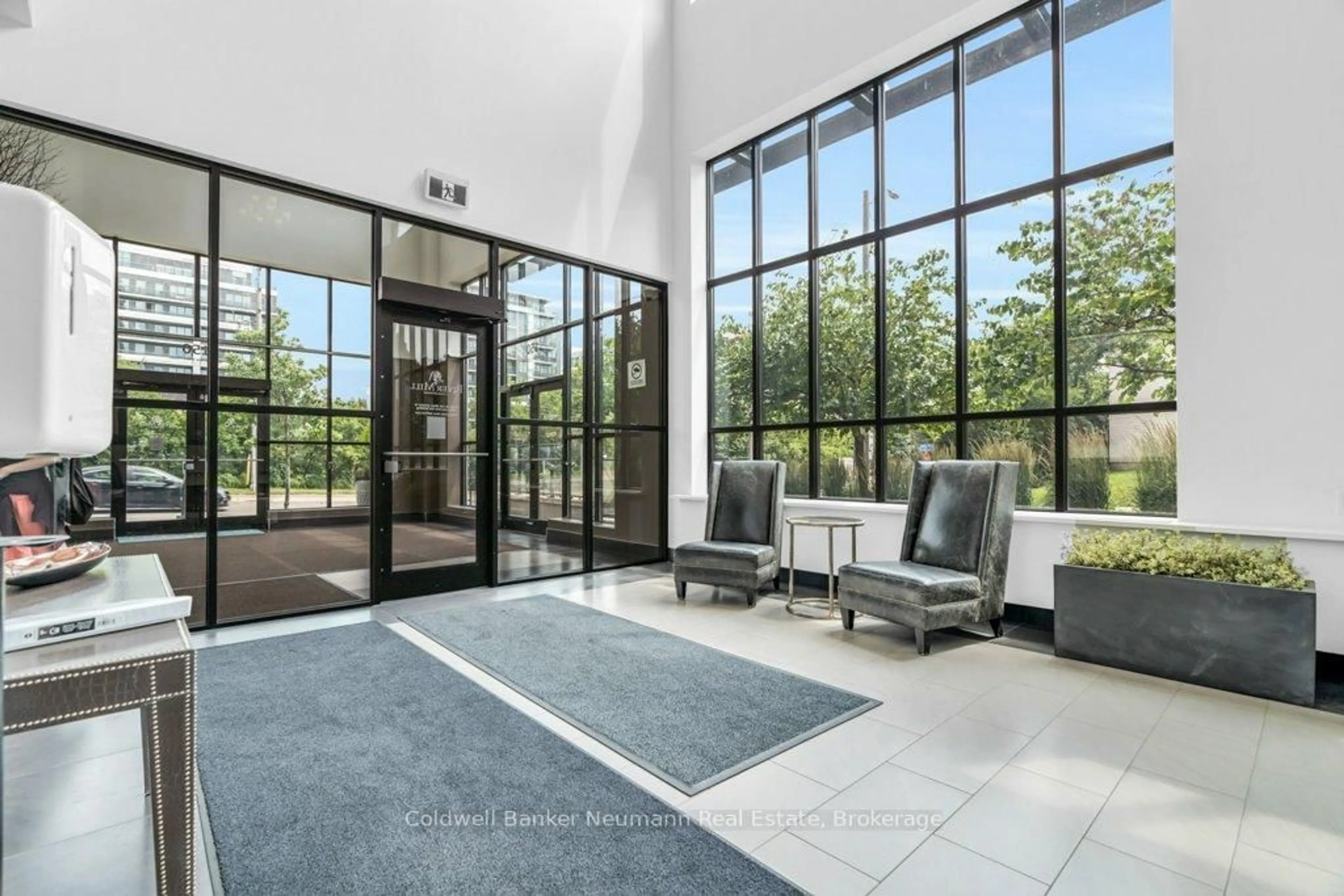 Indoor foyer for 150 Wellington St #506, Guelph Ontario N1H 0B5
