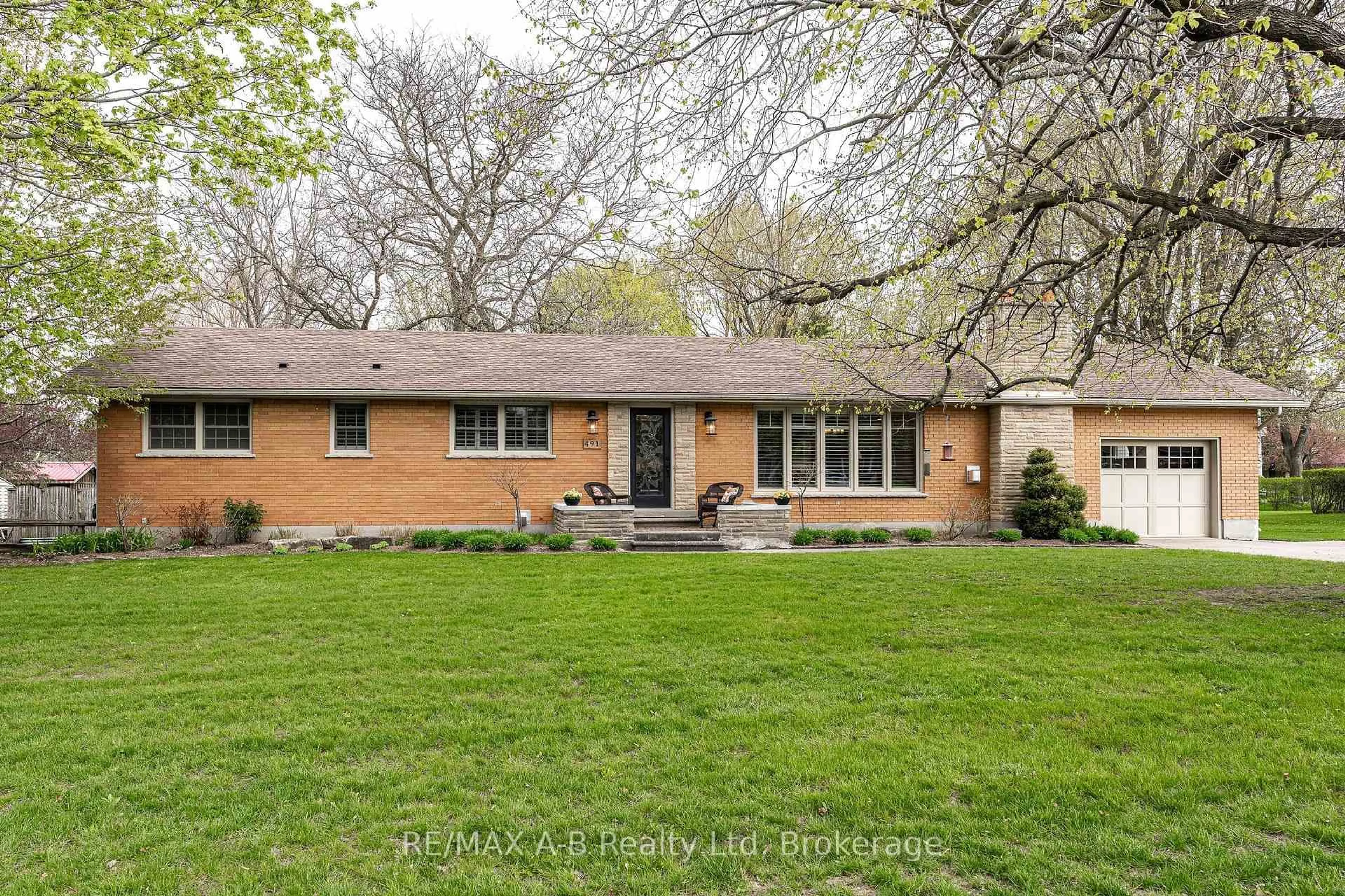 Home with brick exterior material, street for 491 Elizabeth St, St. Marys Ontario N4X 1B6