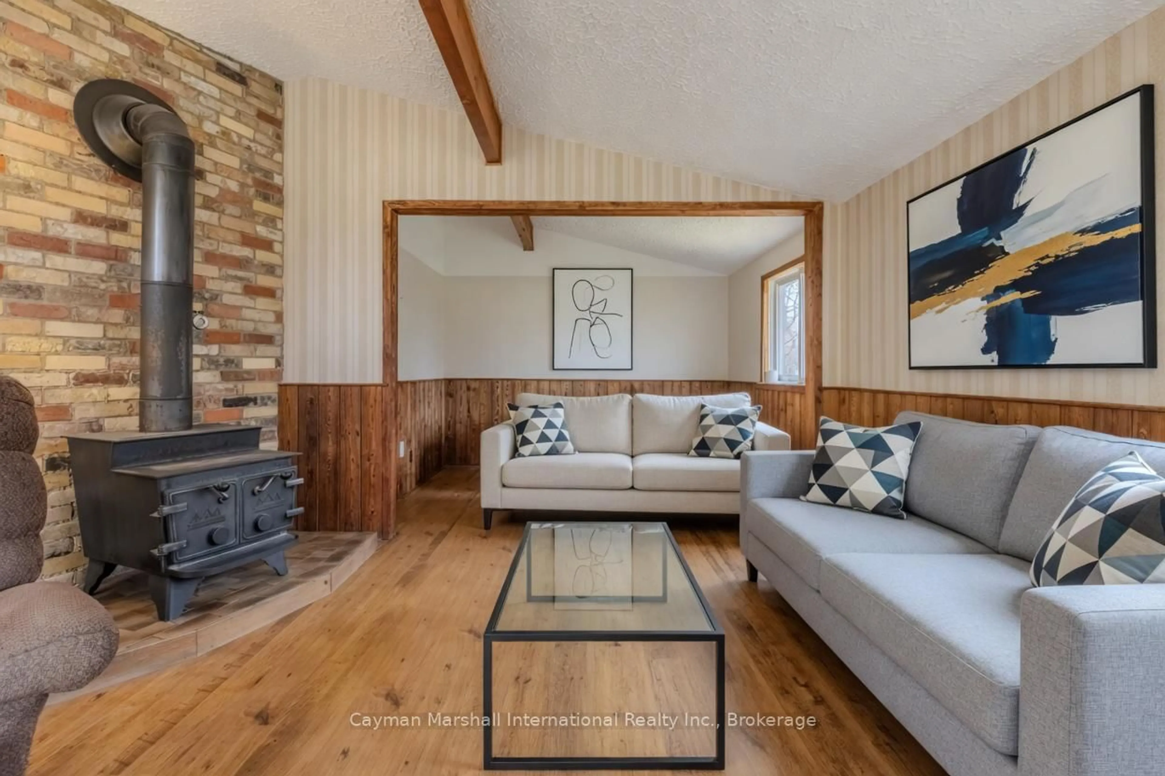 Living room with furniture, unknown for 10 Magor Dr, Seguin Ontario P0C 1J0