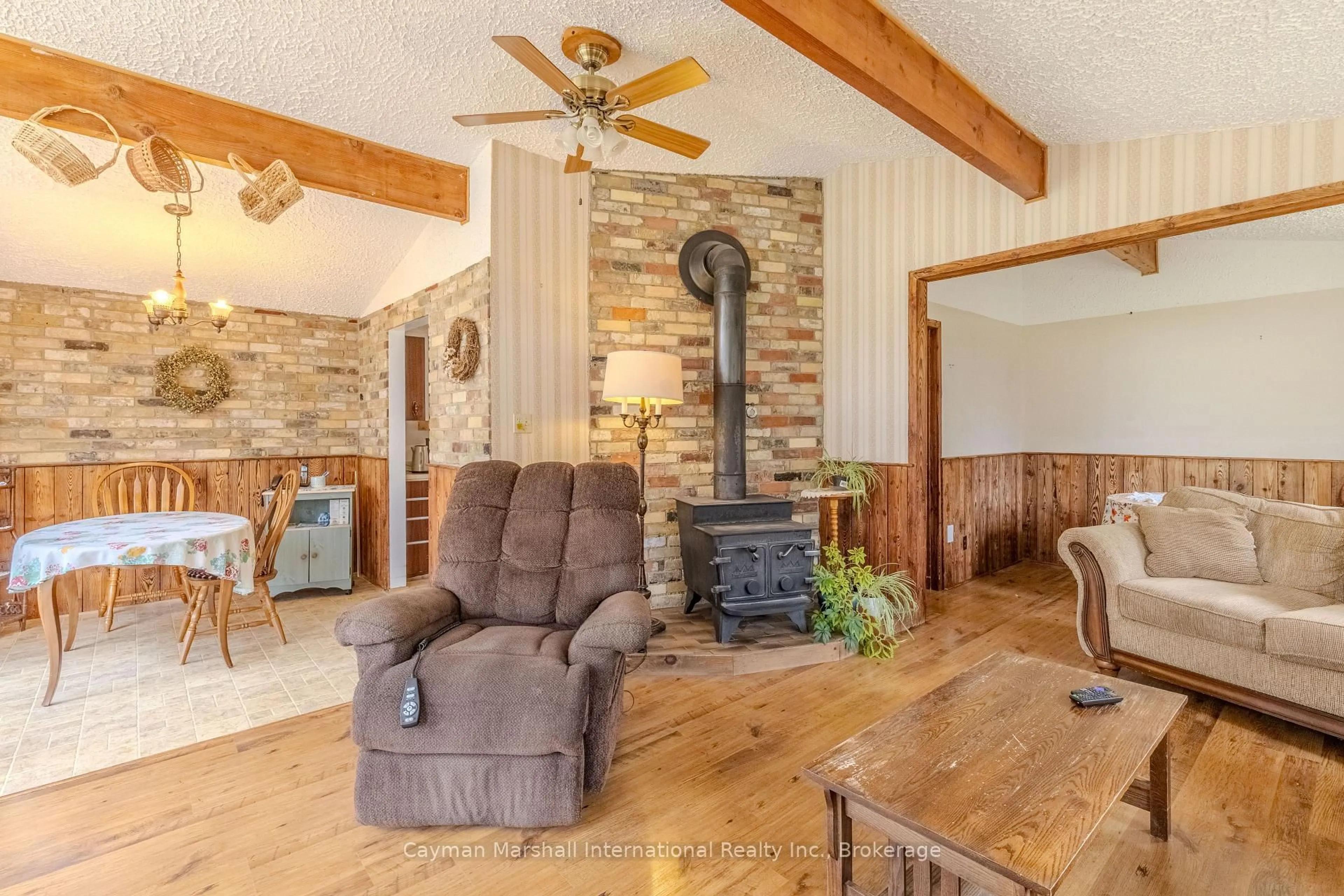 Living room with furniture, unknown for 10 Magor Dr, Seguin Ontario P0C 1J0