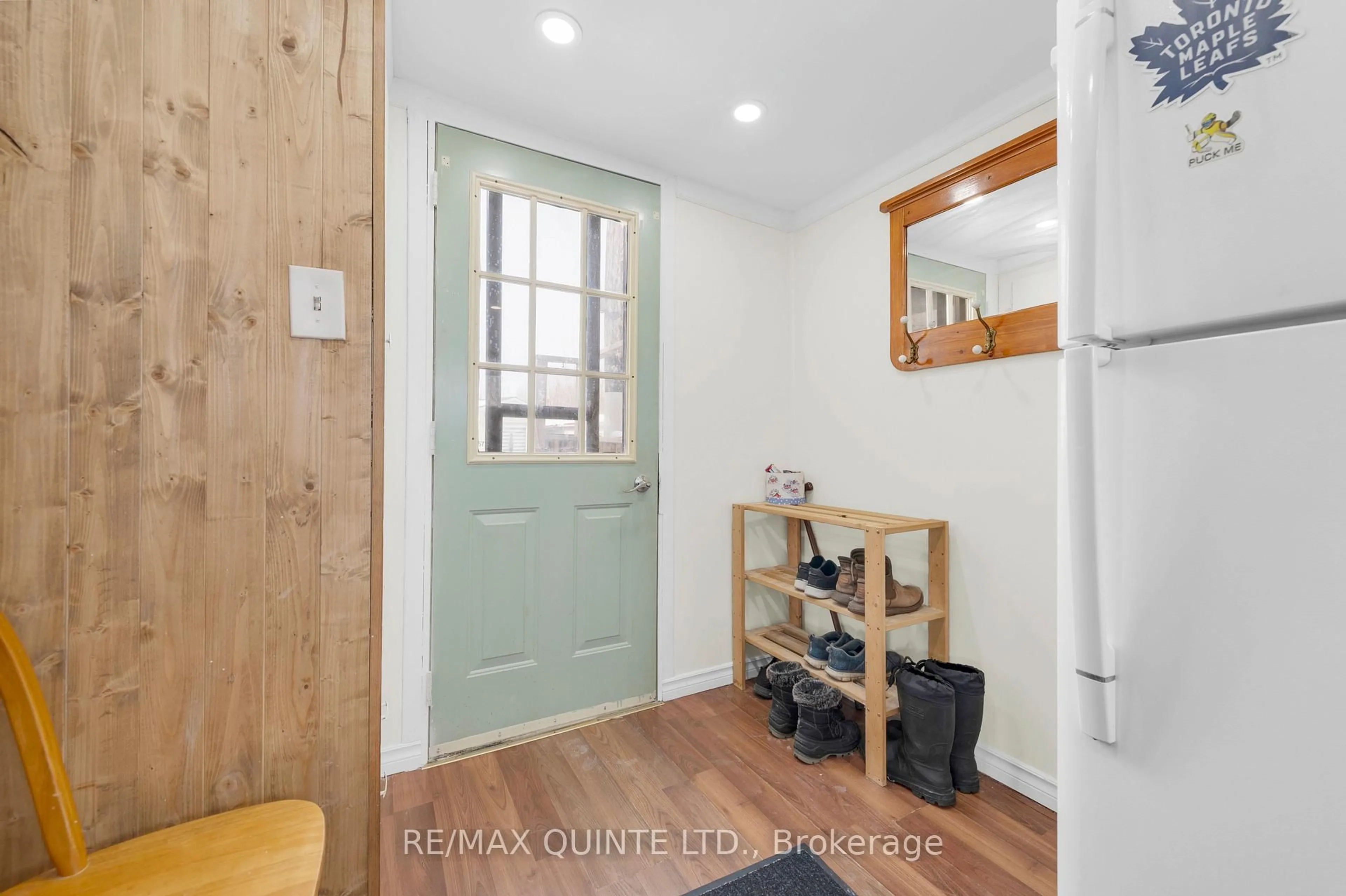 Indoor entryway for 311 Dundas St #56, Quinte West Ontario K8V 1M1