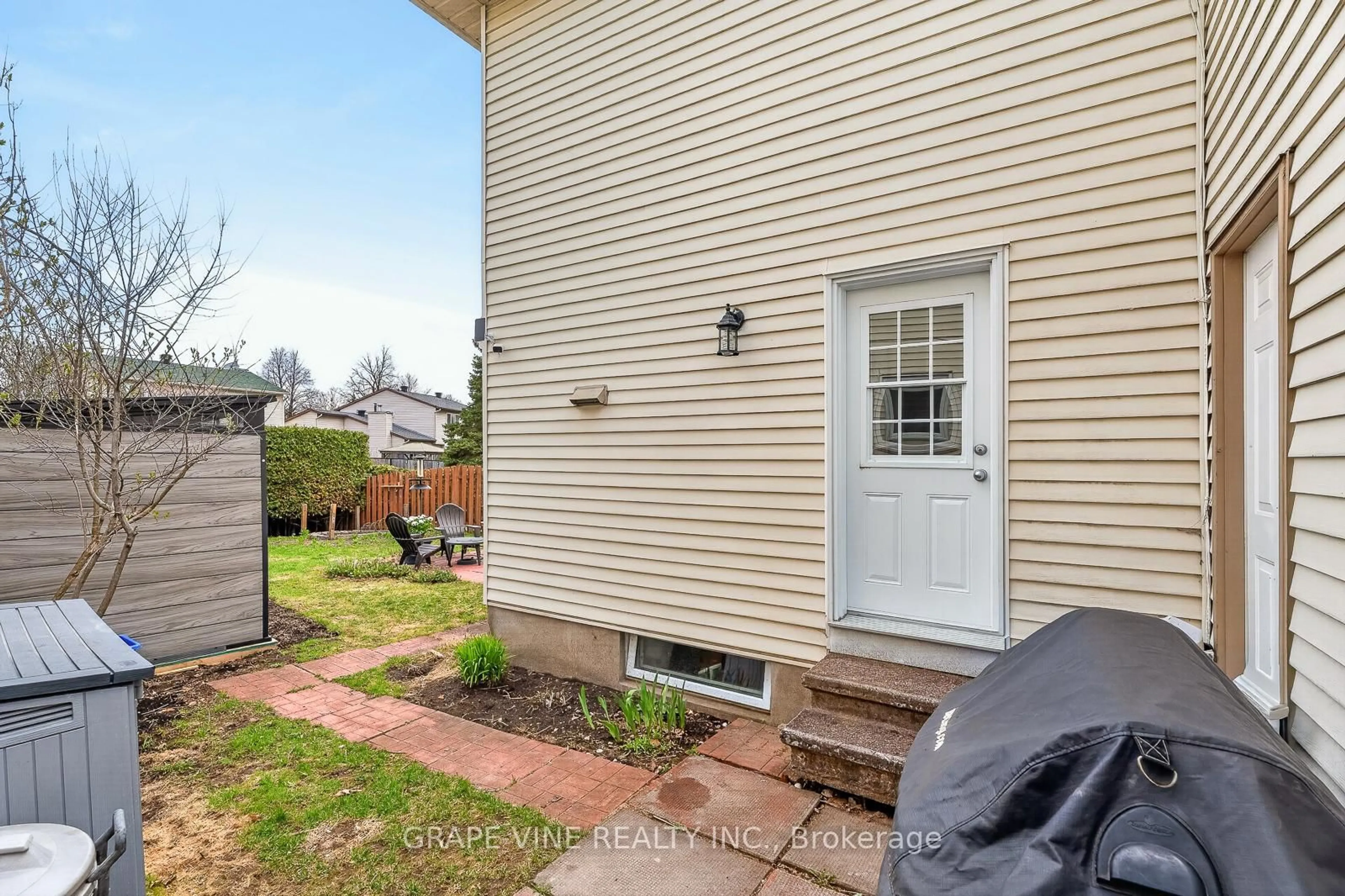 Unknown for 292 Du Grand Bois Ave, Orleans Ontario K1E 2S6