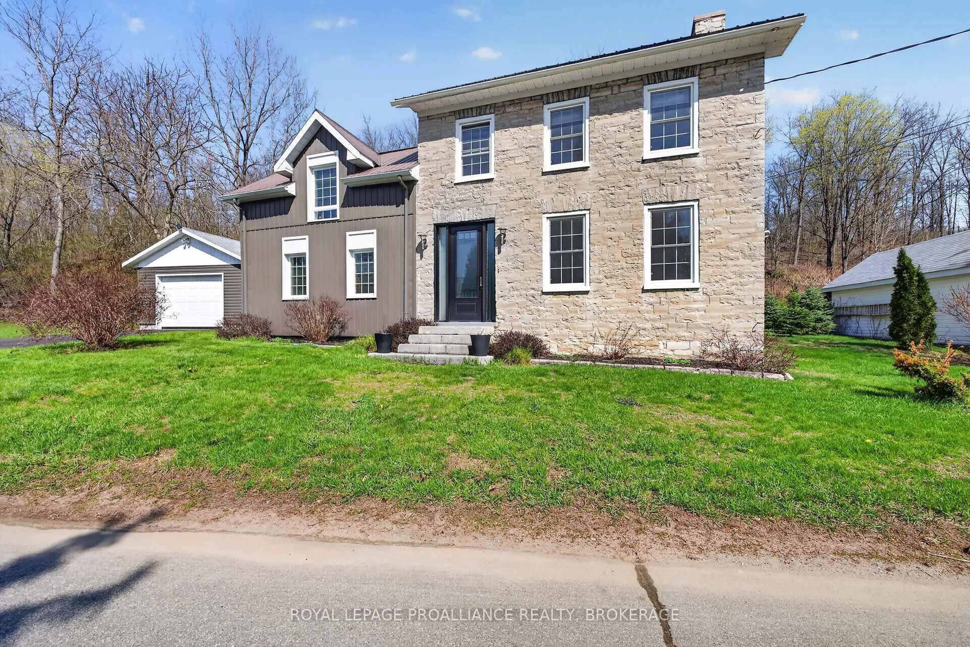 Home with brick exterior material, street for 4519 Portland Ave, Sydenham Ontario K0H 2T0