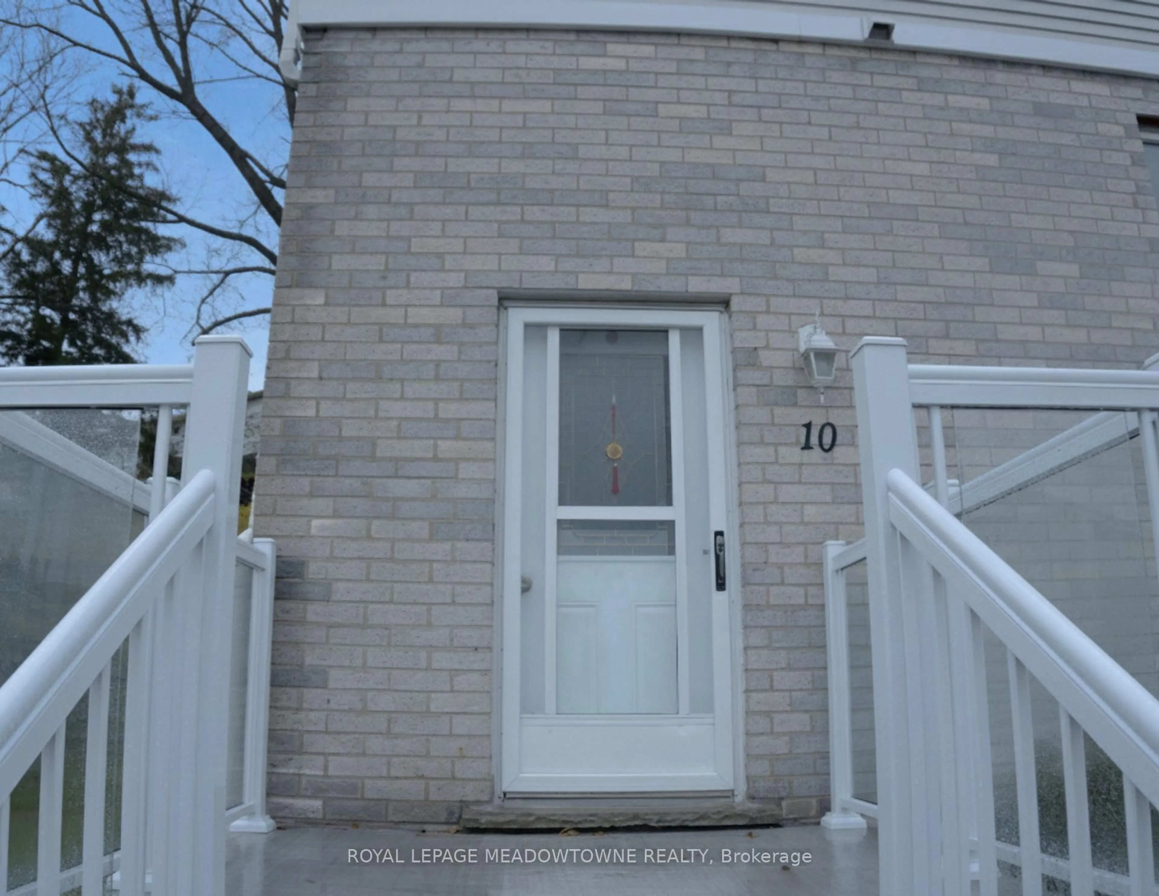 Unknown for 648 Doon Village Rd #10, Kitchener Ontario N2P 1A2