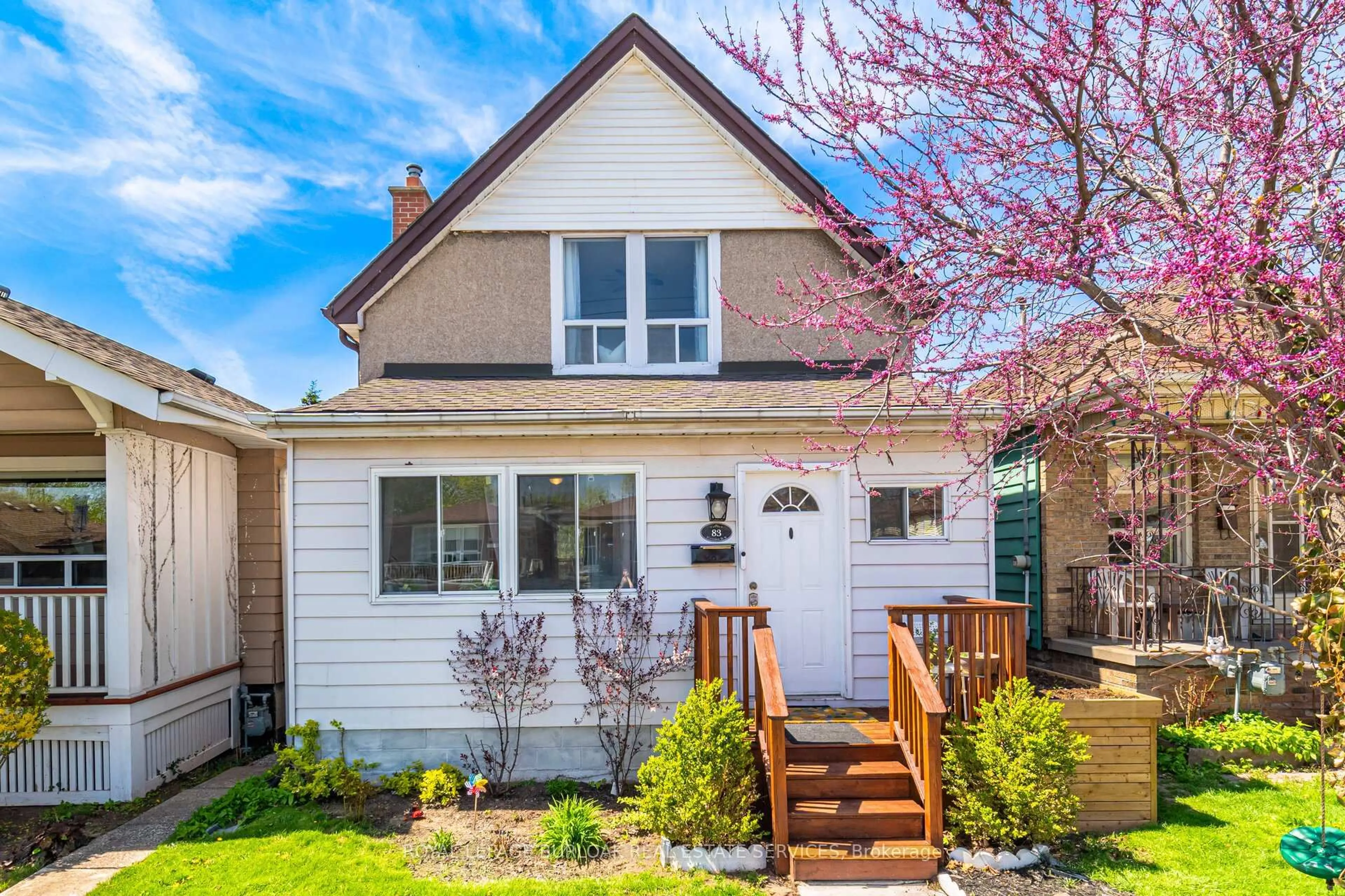 Home with vinyl exterior material, street for 83 Province St, Hamilton Ontario L8H 4H5