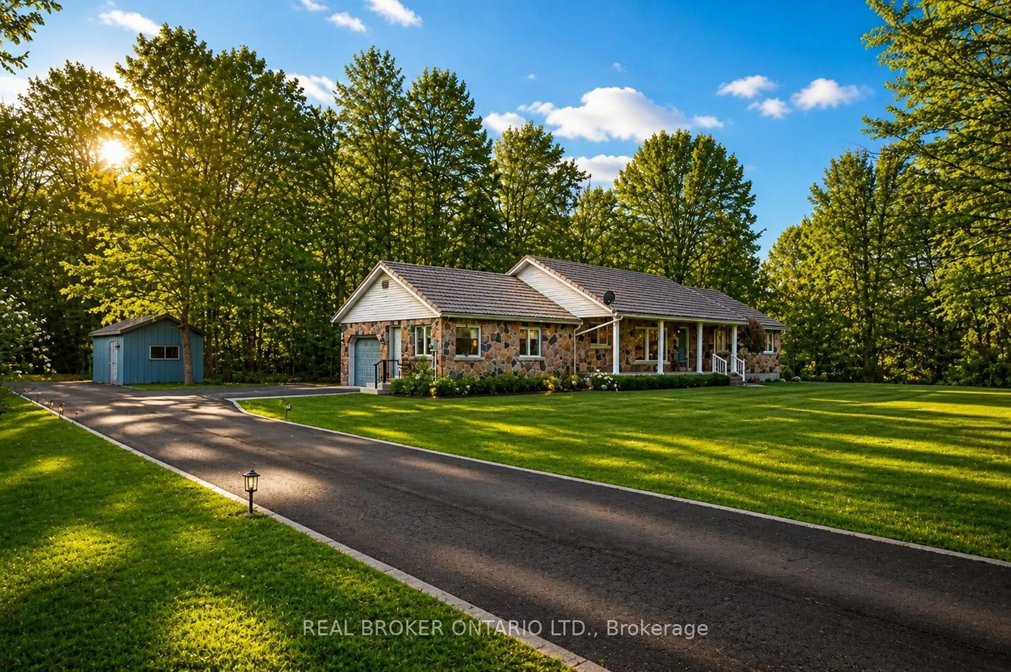 A pic from outside/outdoor area/front of a property/back of a property/a pic from drone, street for 2340 Concession 4 Rd, Hamilton Ontario L0R 2B0