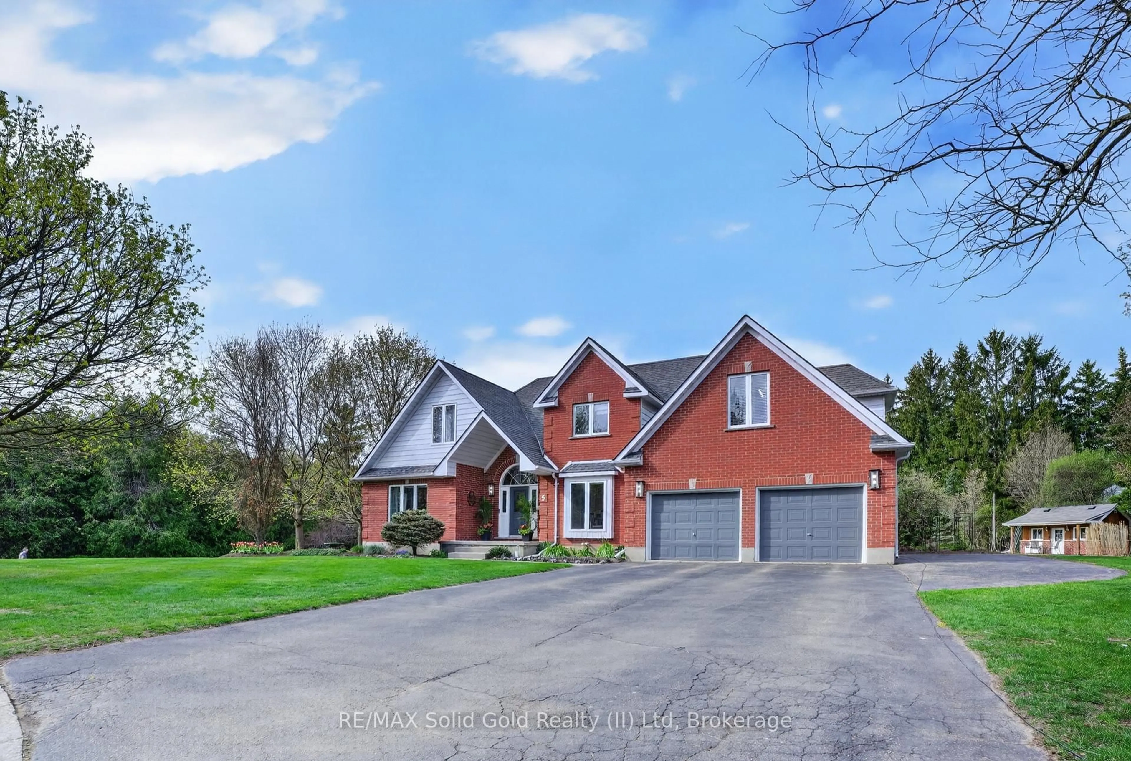 Home with brick exterior material, street for 5 Shadybrook Crt, Wilmot Ontario N0B 2H0