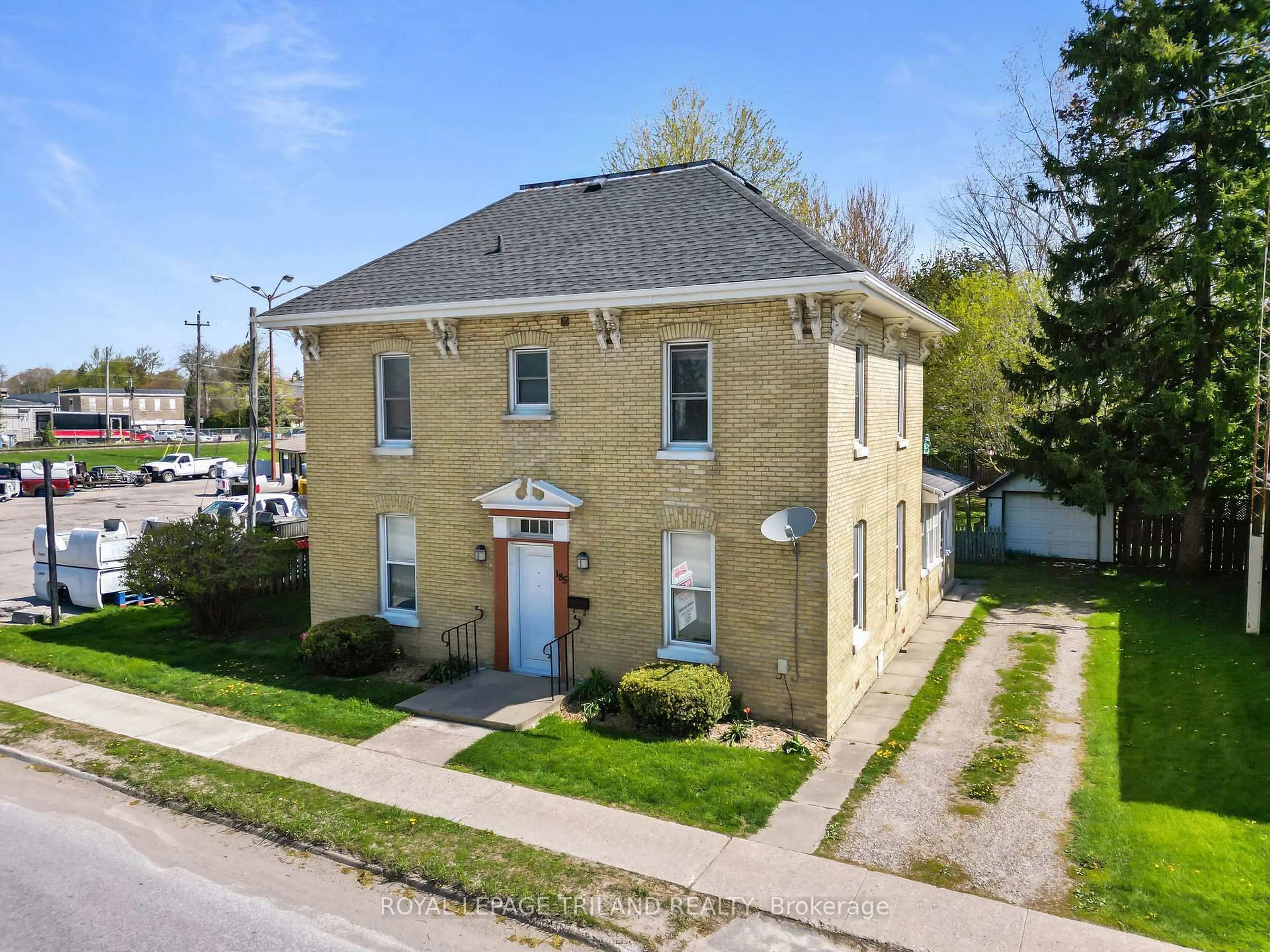 A pic from outside/outdoor area/front of a property/back of a property/a pic from drone, building for 185 Main St, Southwest Middlesex Ontario N0L 1M0