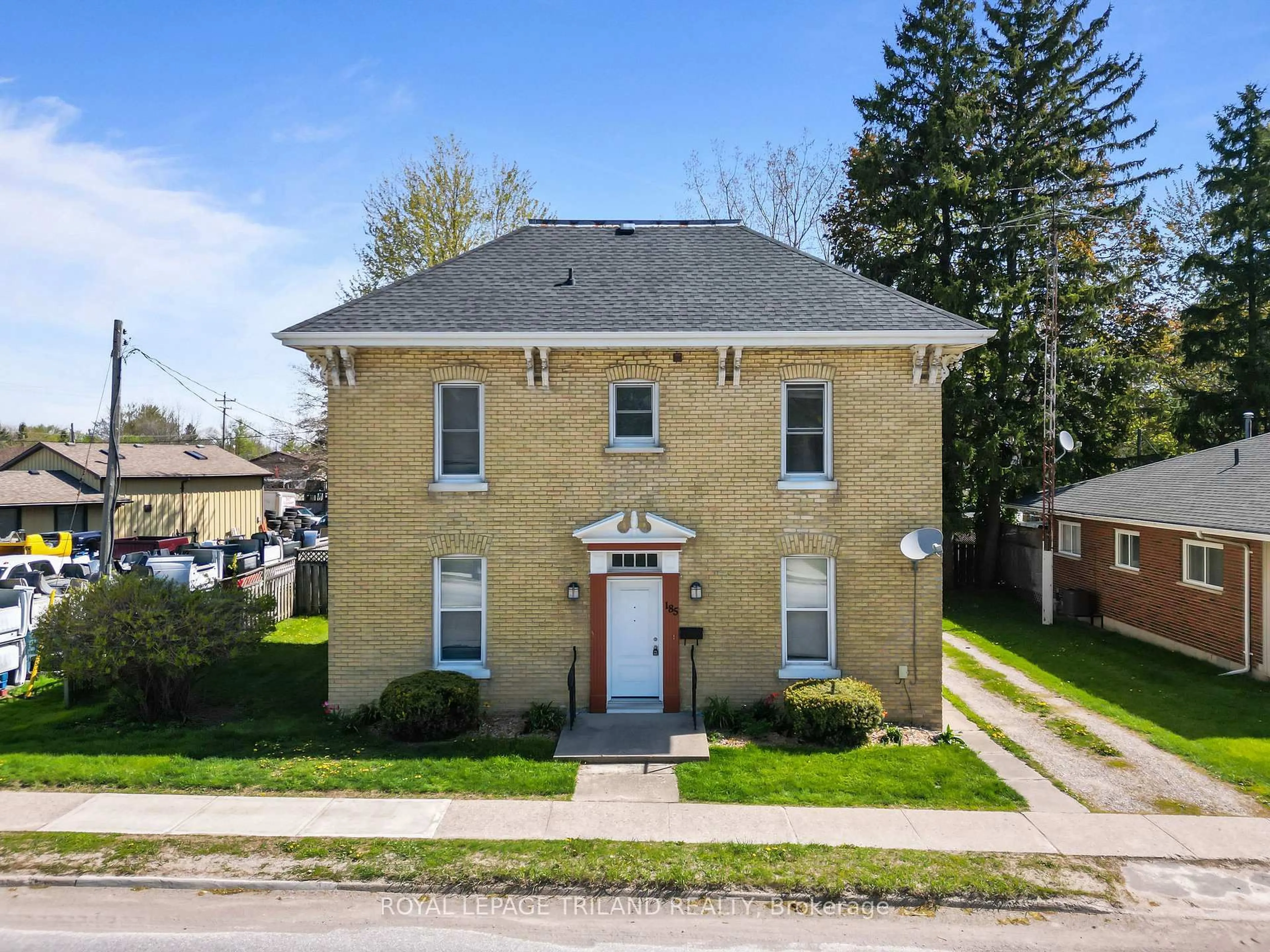 Home with brick exterior material, building for 185 Main St, Southwest Middlesex Ontario N0L 1M0