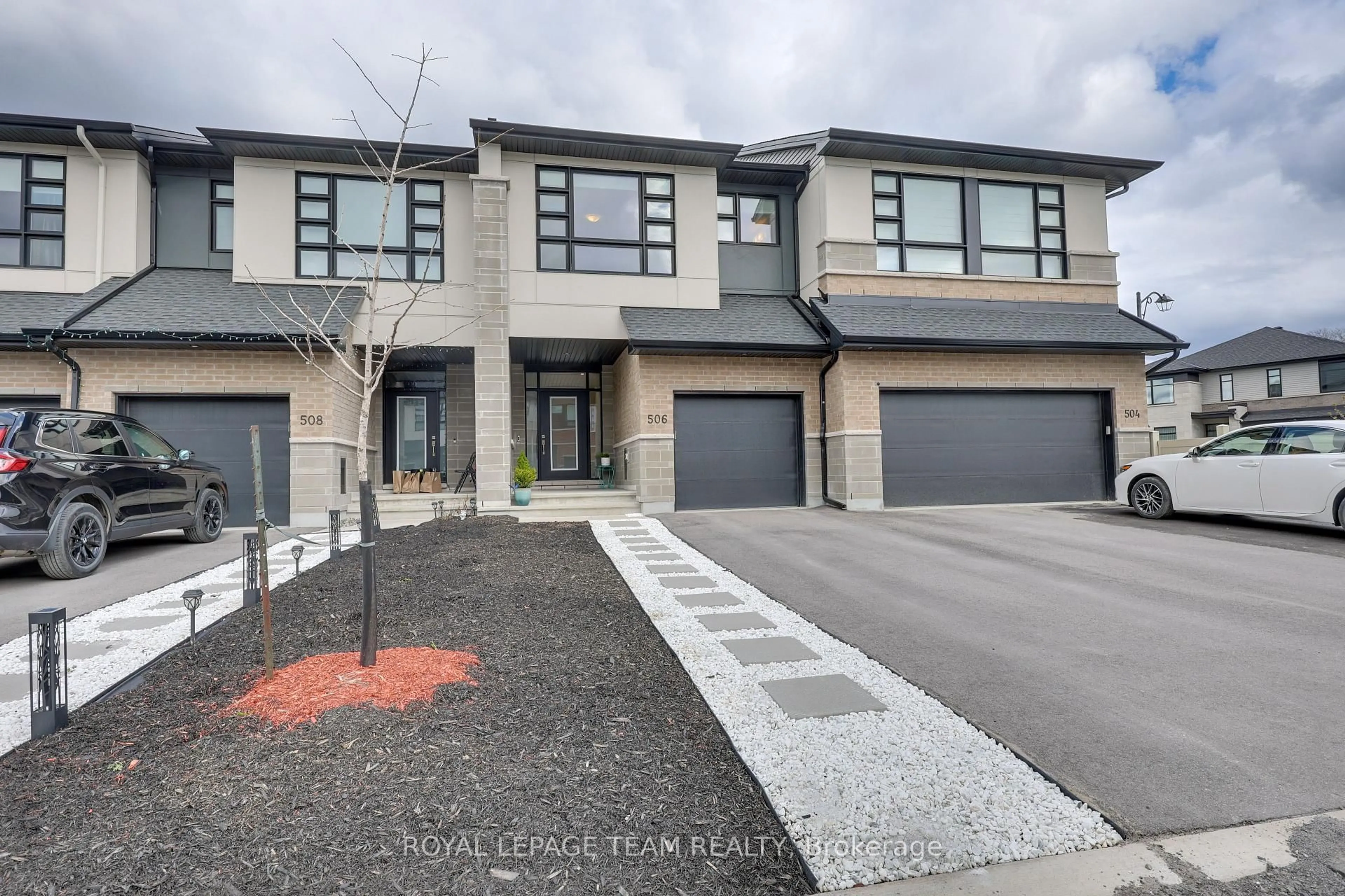 Unknown for 506 Cobra Cres, Kanata Ontario K2V 0T6