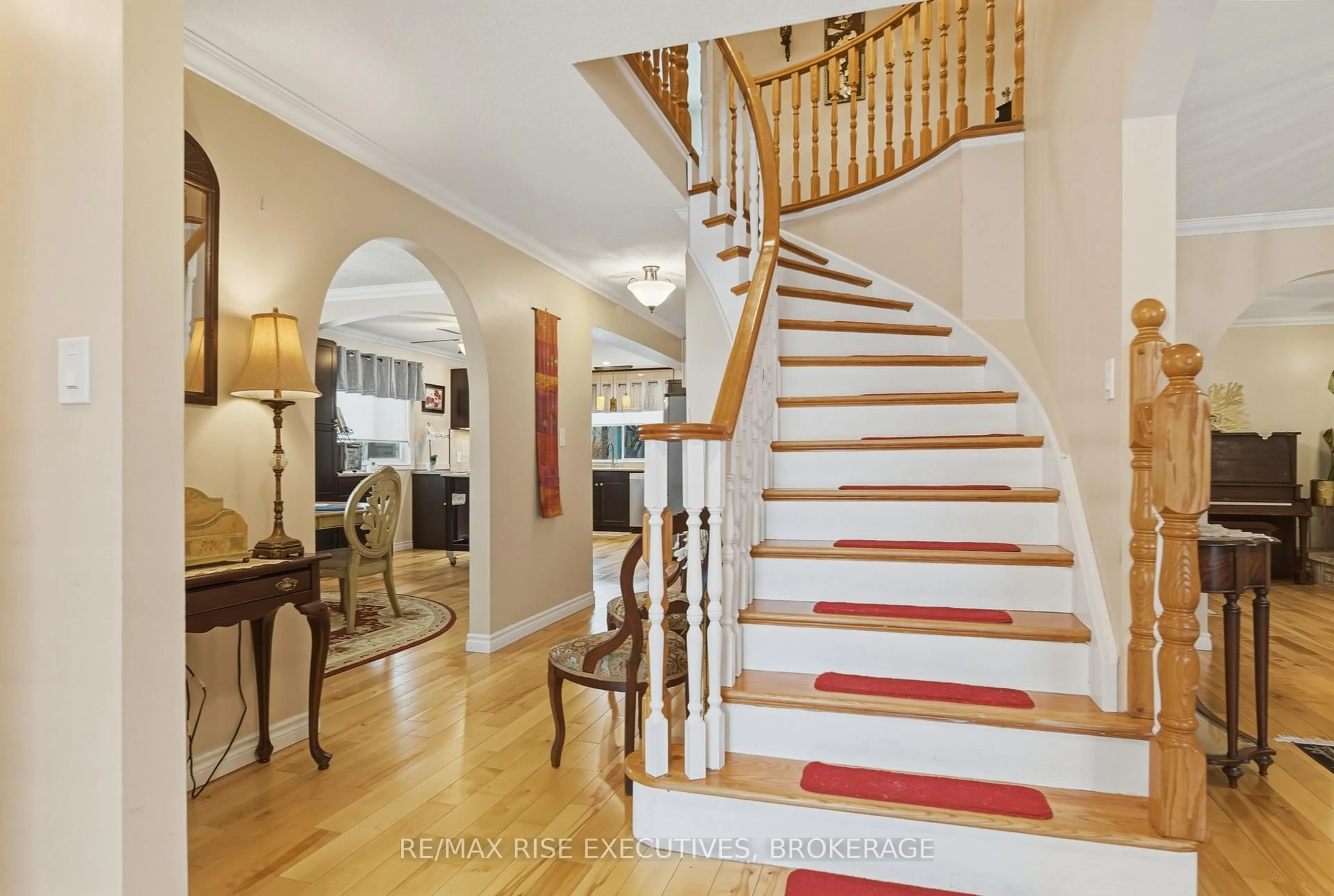 Indoor foyer for 526 Canterbury Cres, Kingston Ontario K7M 6X1