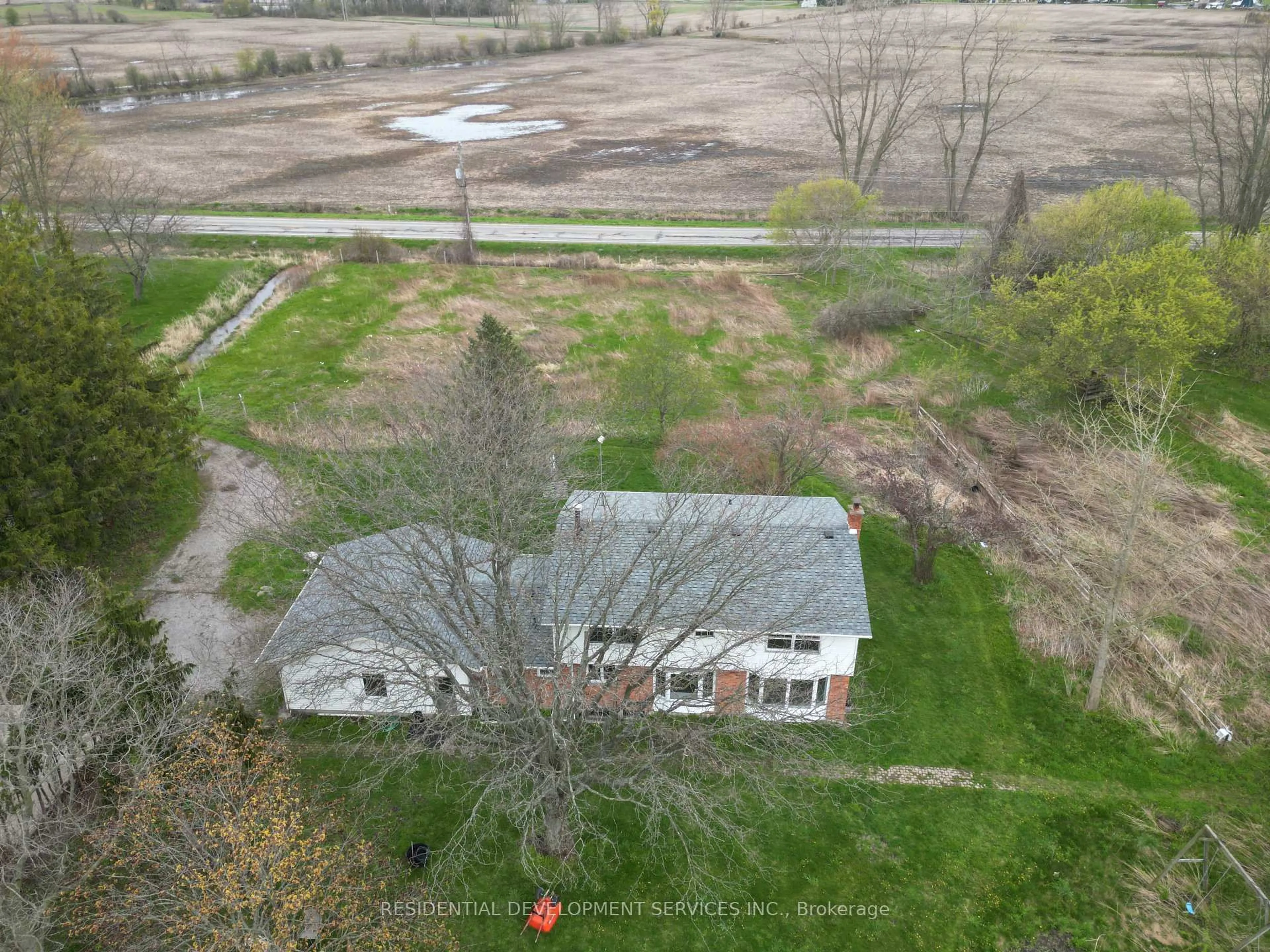 A pic from outside/outdoor area/front of a property/back of a property/a pic from drone, building for 115 Marshagan Rd, Haldimand Ontario N1A 2W7