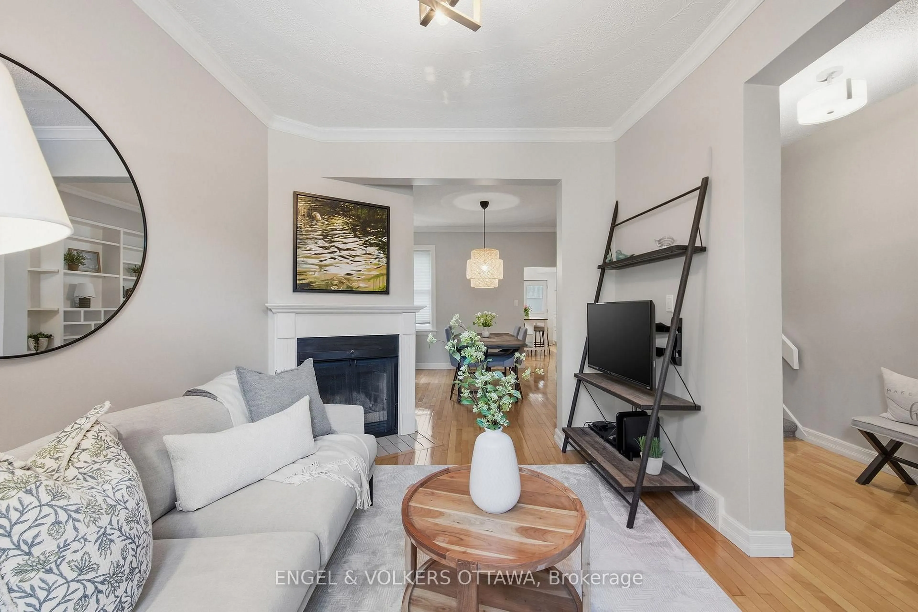 Living room with furniture, unknown for 107 Rochester St, Ottawa Ontario K1R 7L9