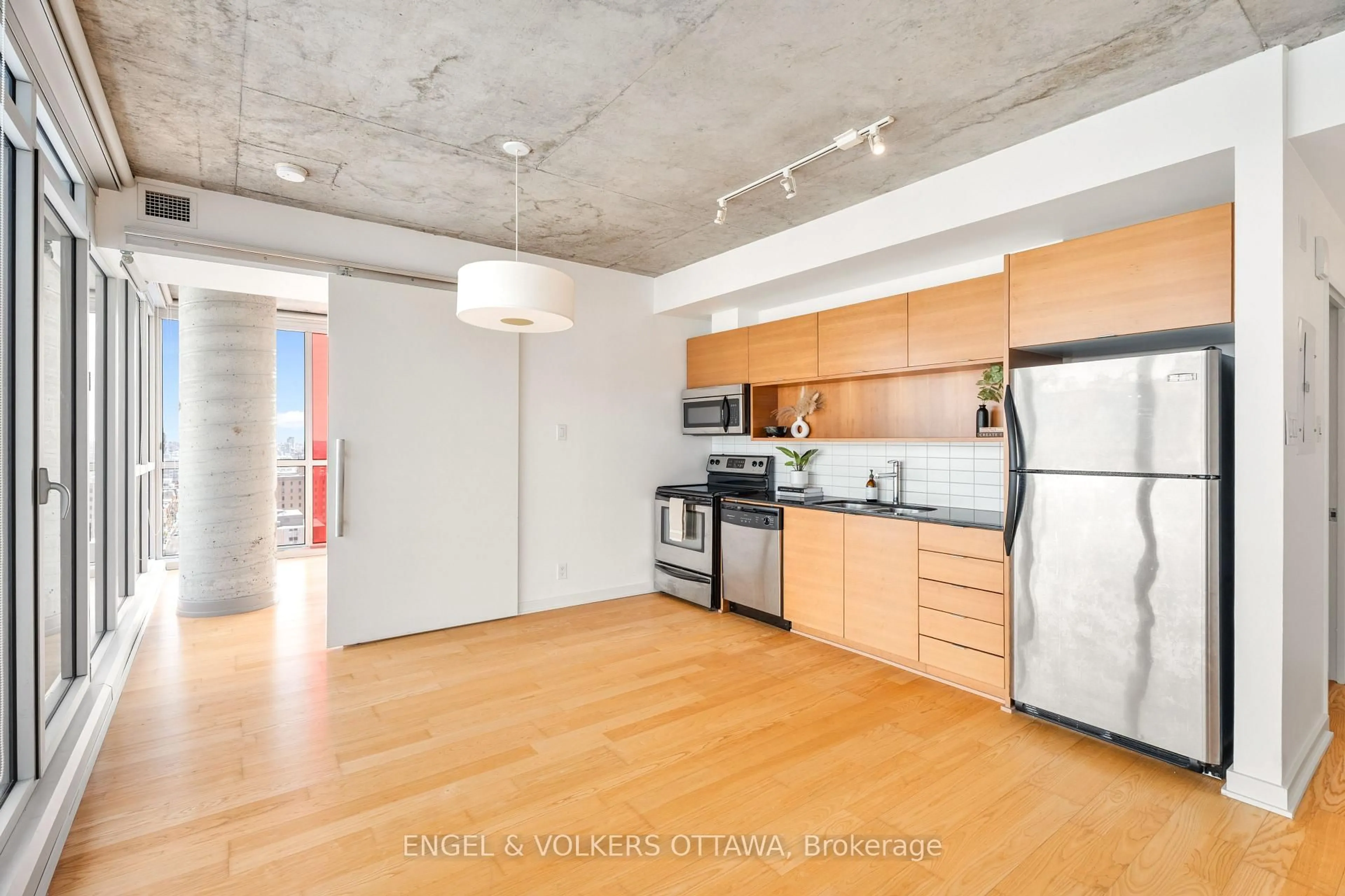 Unknown for 324 Laurier Ave #1610, Ottawa Ontario K1P 0A4