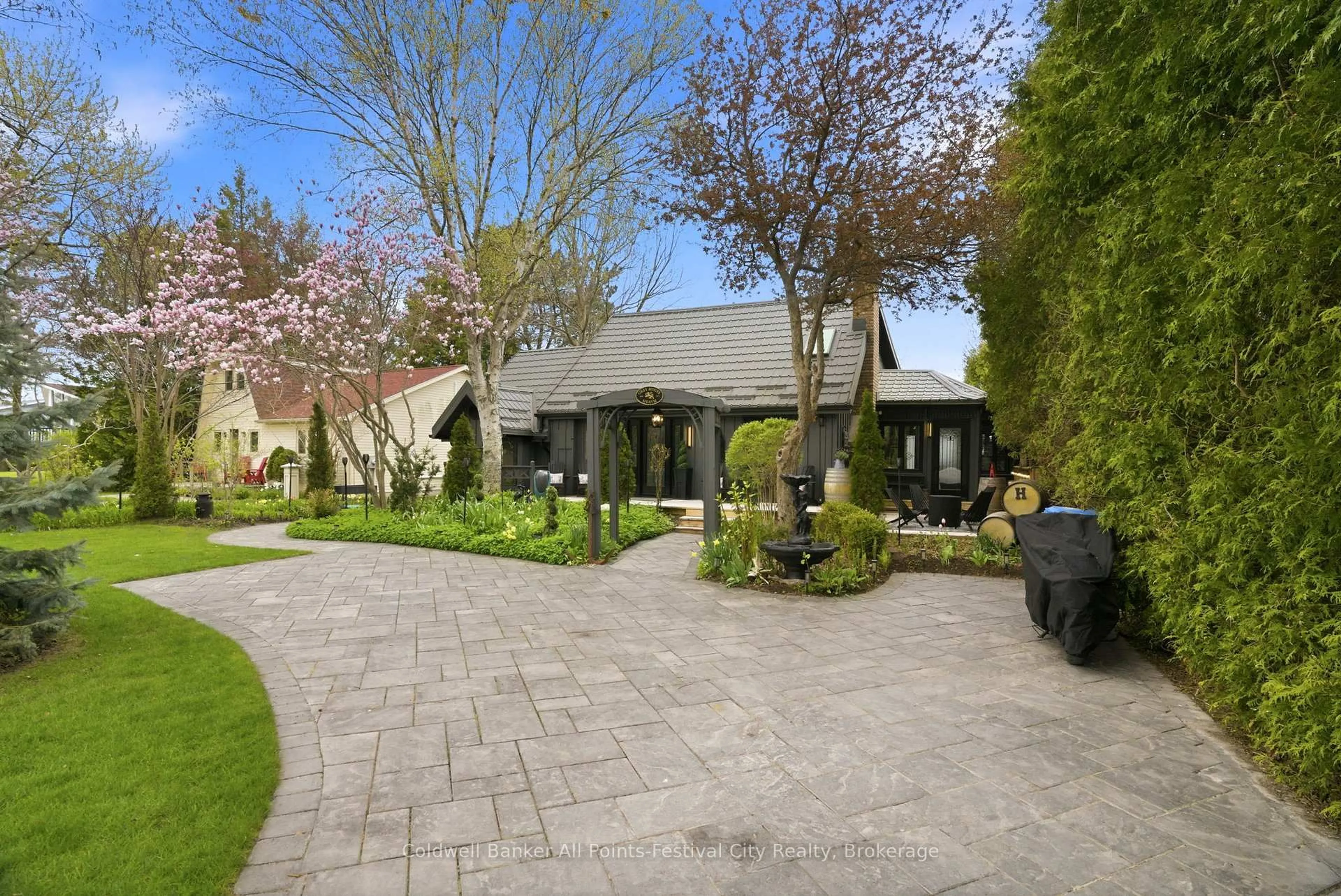 Patio, street for 27 Lidderdale St, Bluewater Ontario N0M 1G0