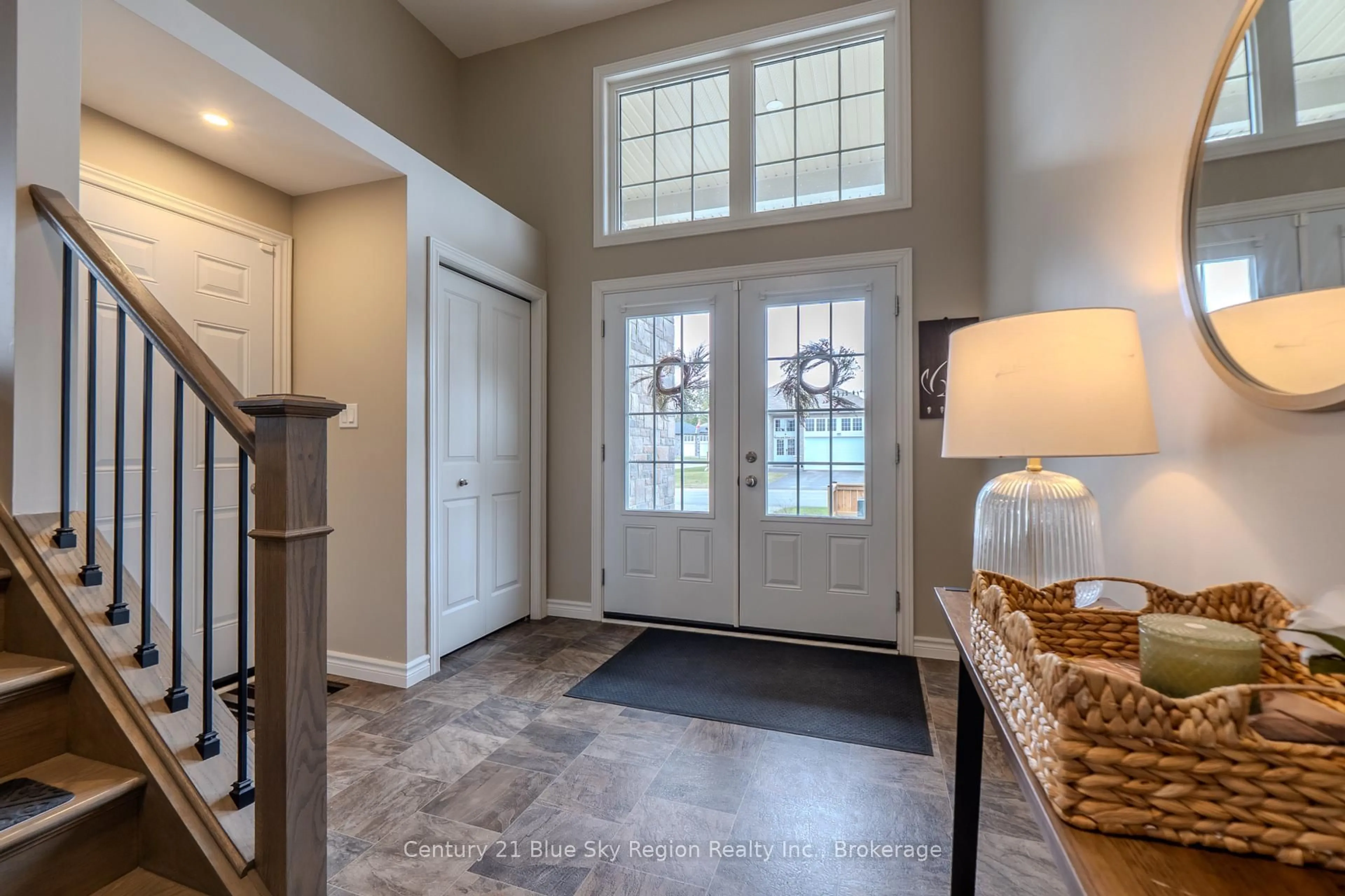 Indoor entryway for 158 Turner Dr, North Bay Ontario P1A 0G6