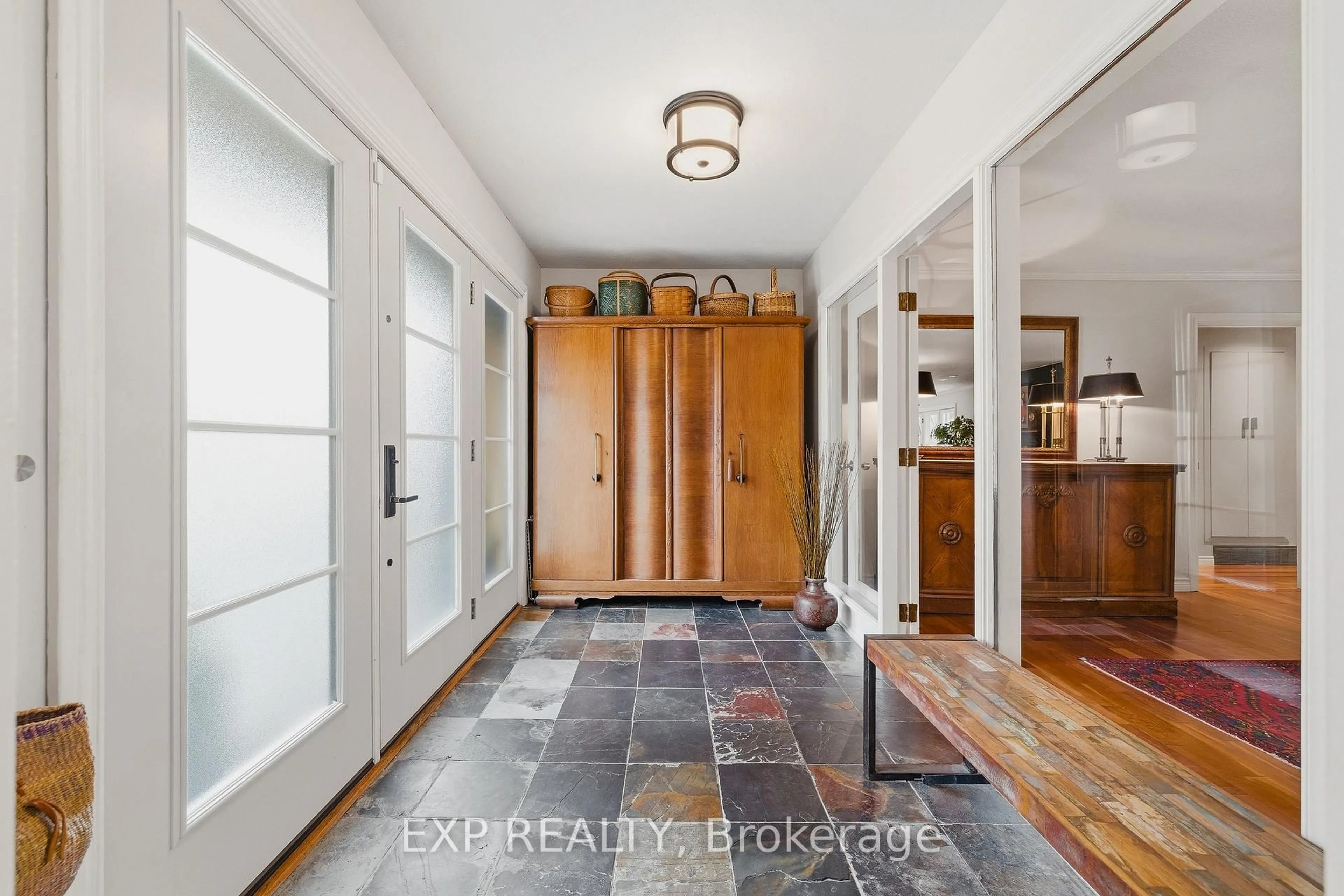 Indoor entryway for 459 Lee Ave, Waterloo Ontario N2K 1Y1