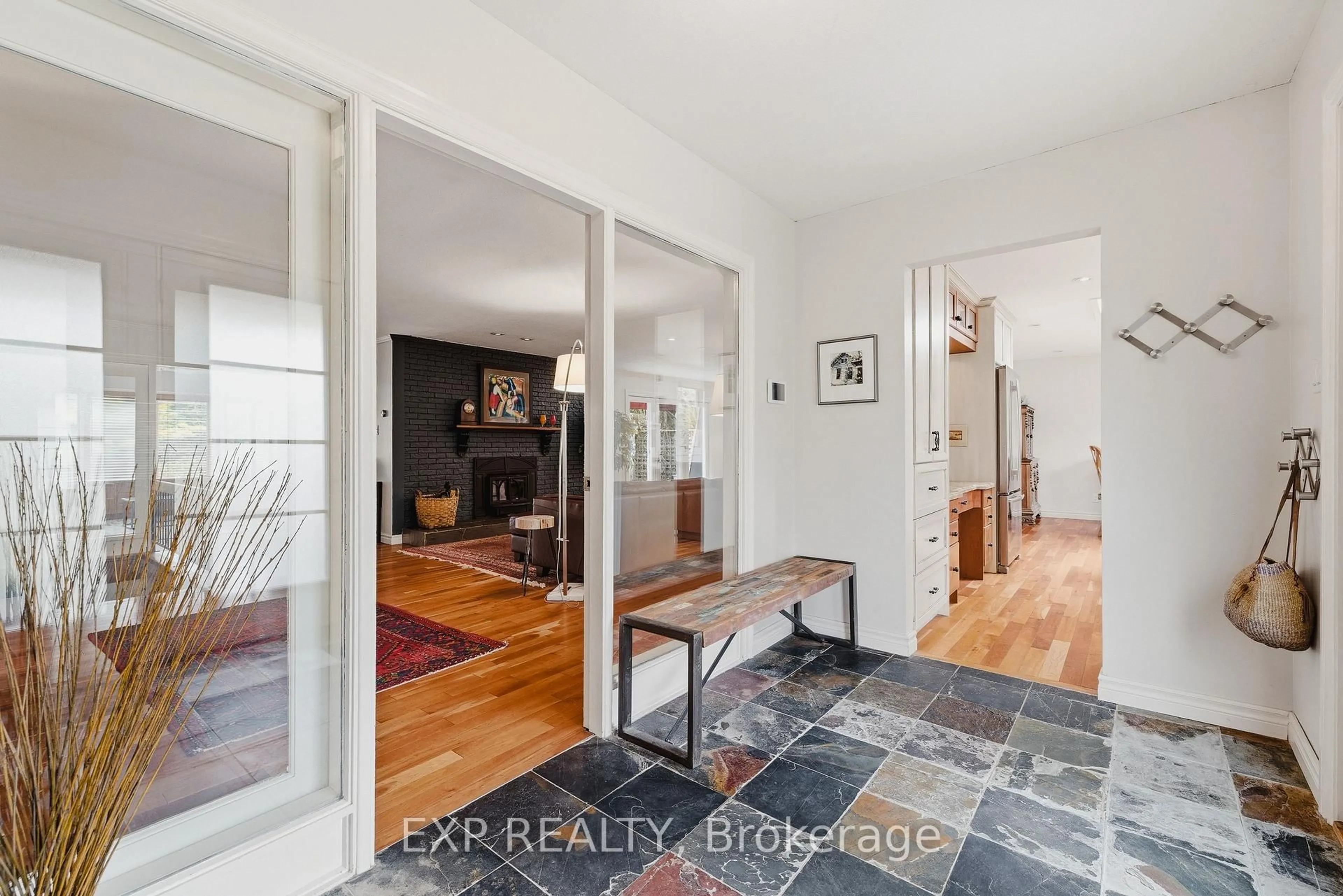 Indoor entryway for 459 Lee Ave, Waterloo Ontario N2K 1Y1