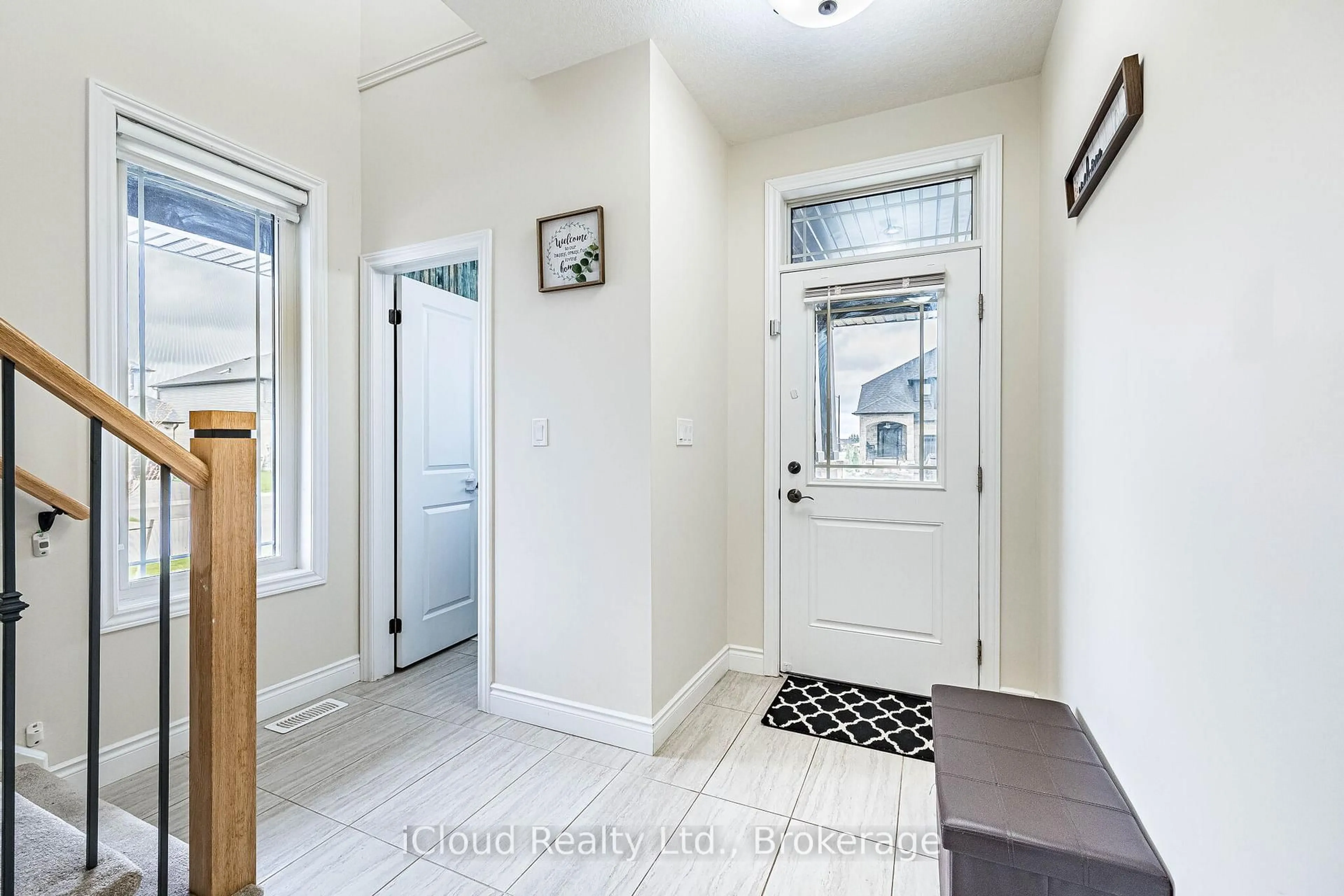 Indoor entryway for 1 Lang Lane, East Luther Grand Valley Ontario L9W 7S7