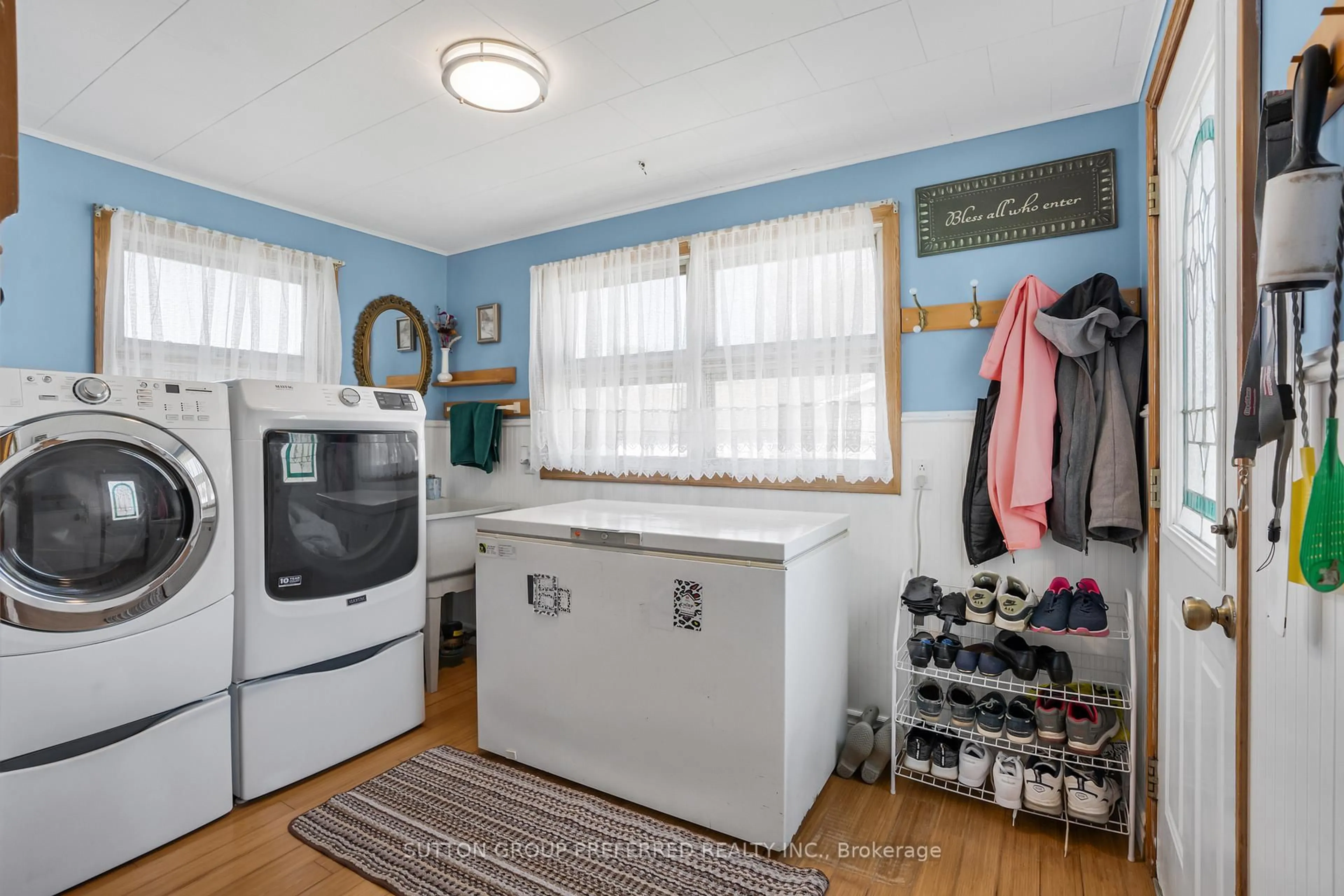Laundry room for 203 Eriet St, Chatham-Kent Ontario N0P 1W0