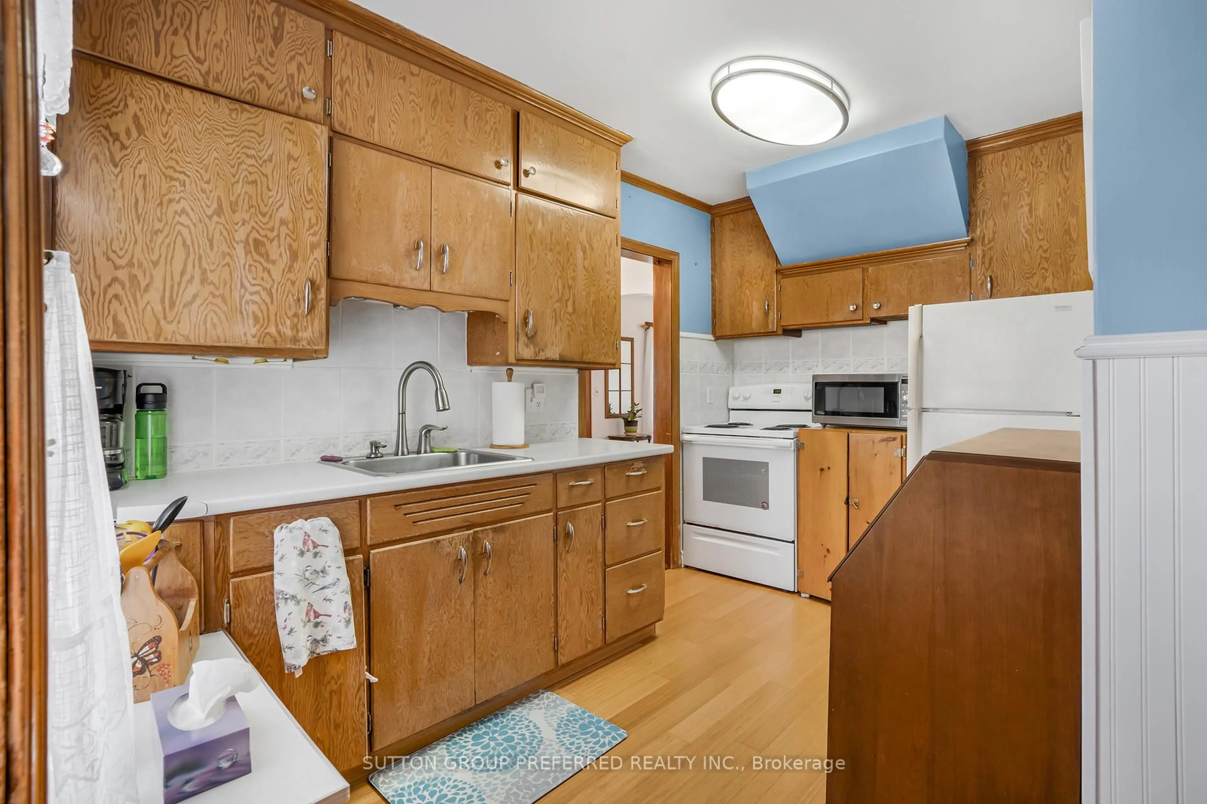 Standard kitchen, unknown for 203 Eriet St, Chatham-Kent Ontario N0P 1W0