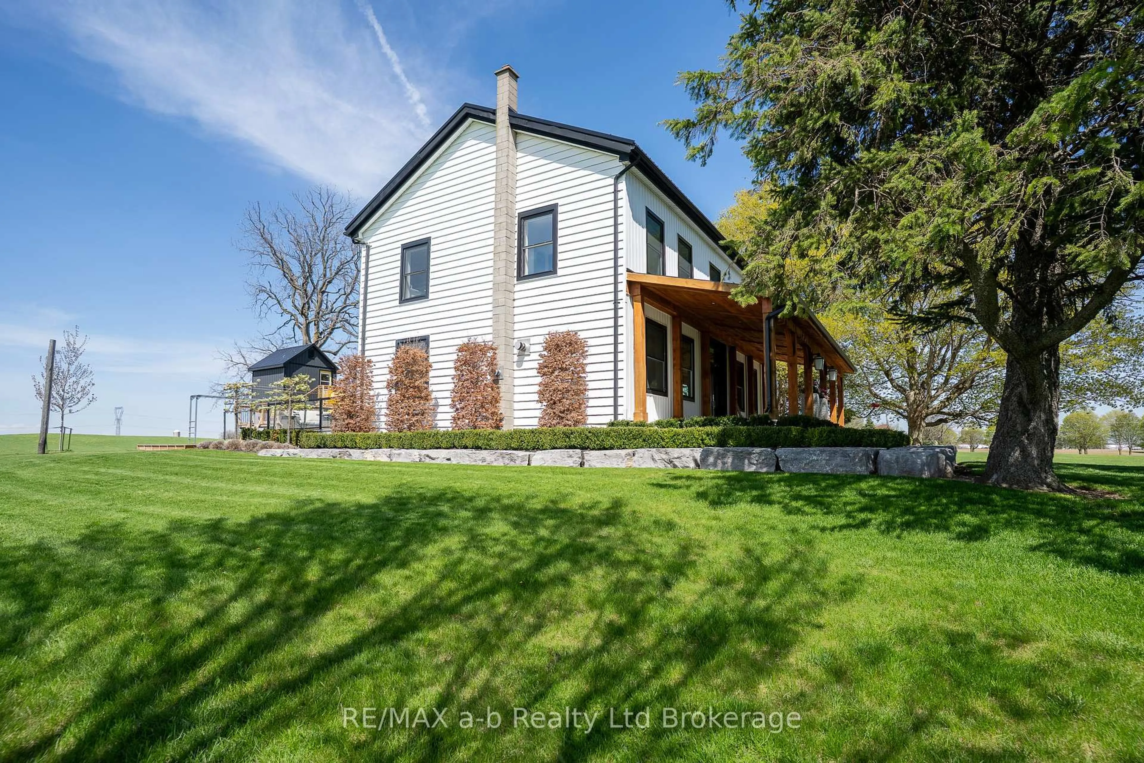Home with brick exterior material, building for 184911 Cornell Rd, Norwich Ontario N4G 4G8