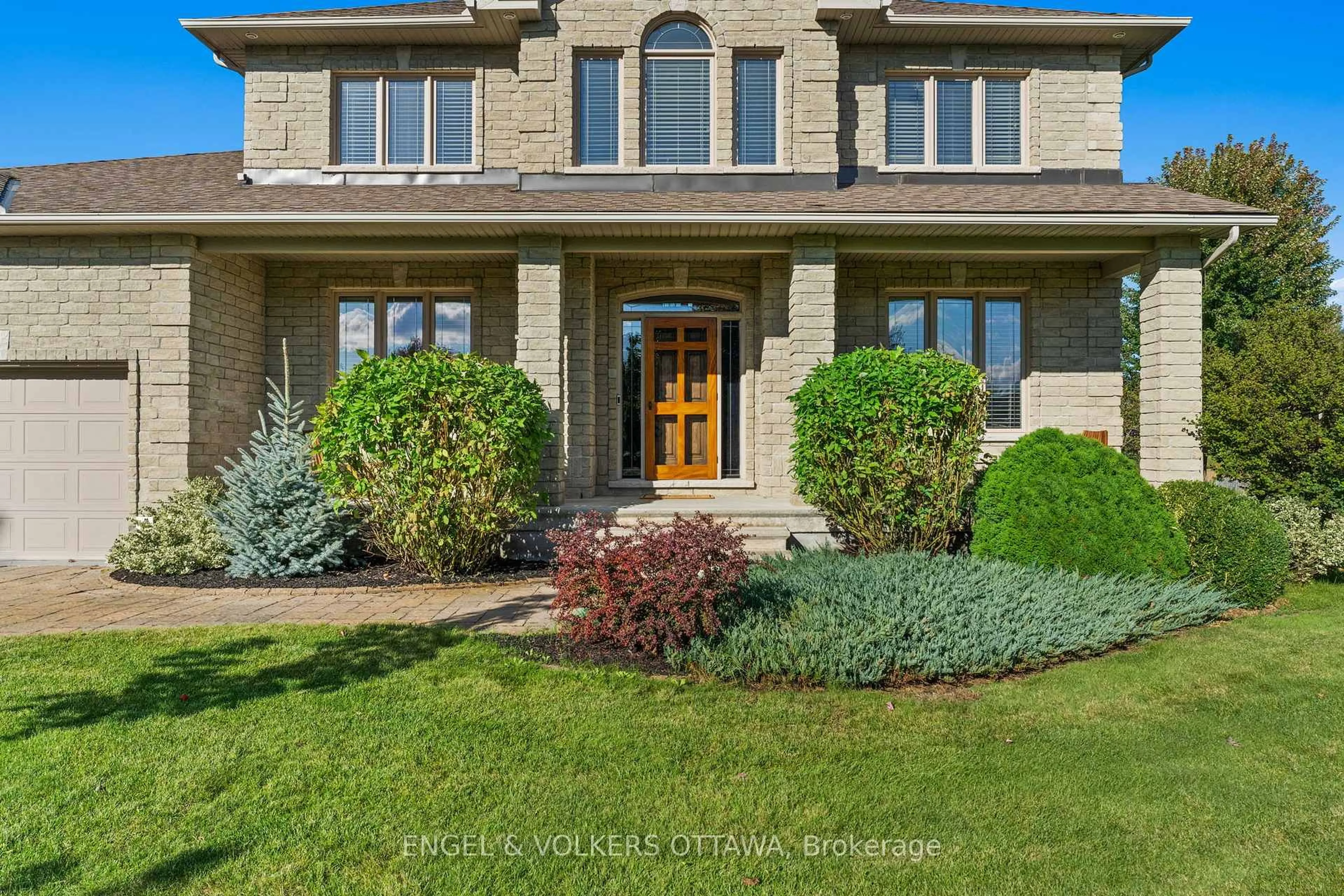 Home with brick exterior material, street for 6808 Suncrest Dr, Ottawa Ontario K4P 0B2
