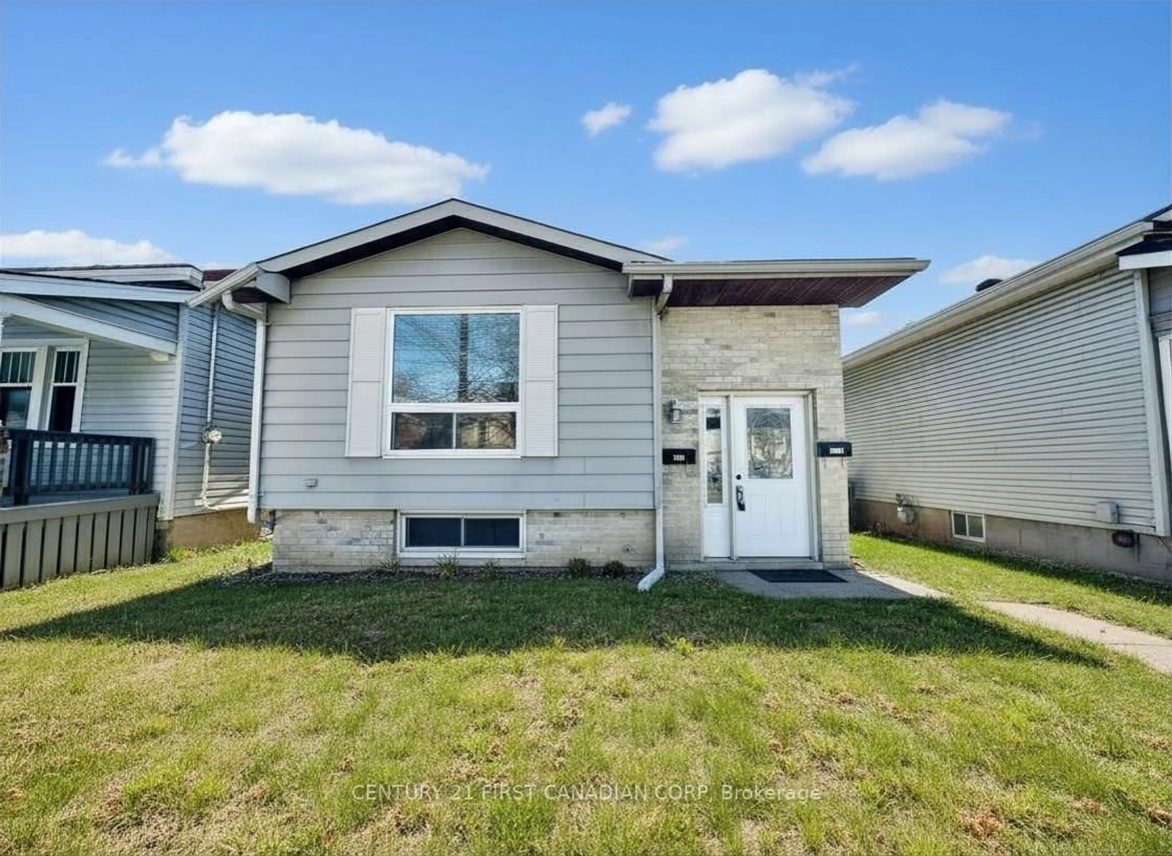 Home with vinyl exterior material, street for 353 Oxford St, London East Ontario N6A 1V6