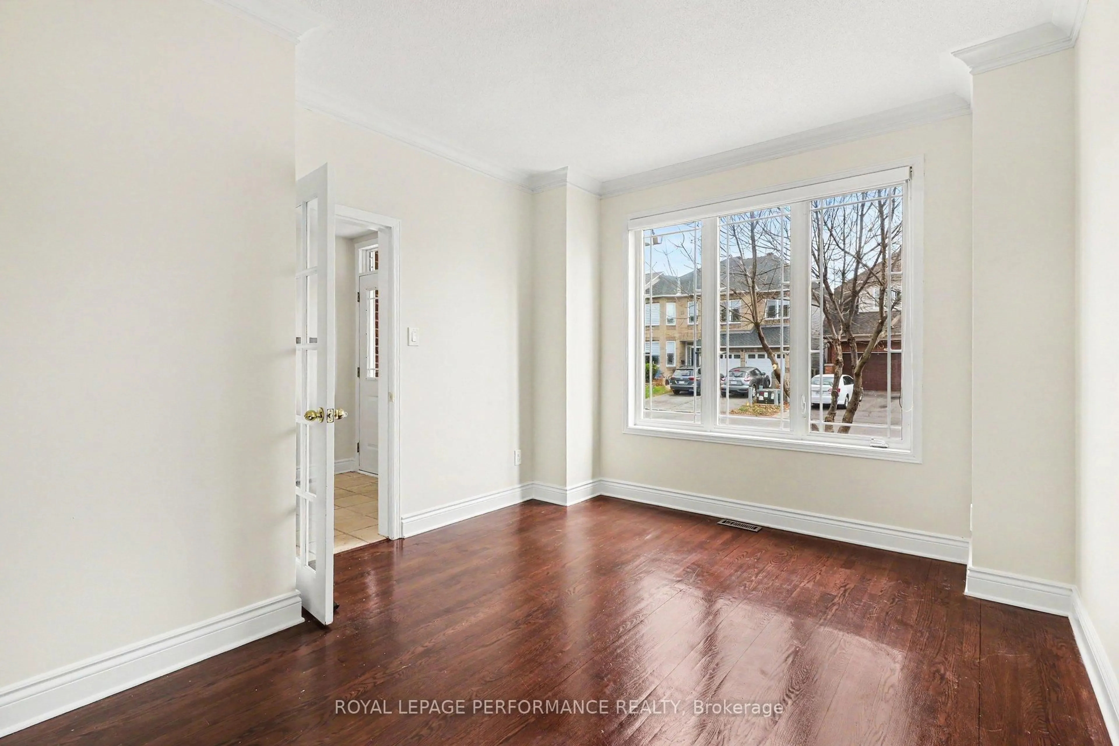 A pic of a room for 744 Larcastle Circ, Ottawa Ontario K4A 4Z2