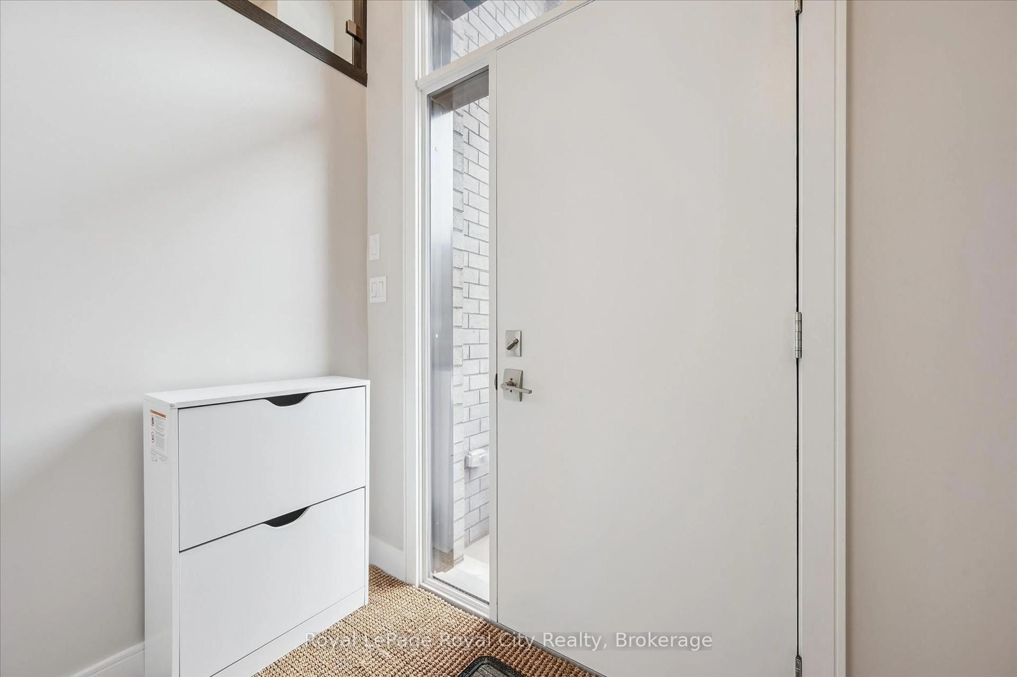 Indoor entryway for 60 Arkell Rd #25, Guelph Ontario N1L 0N7