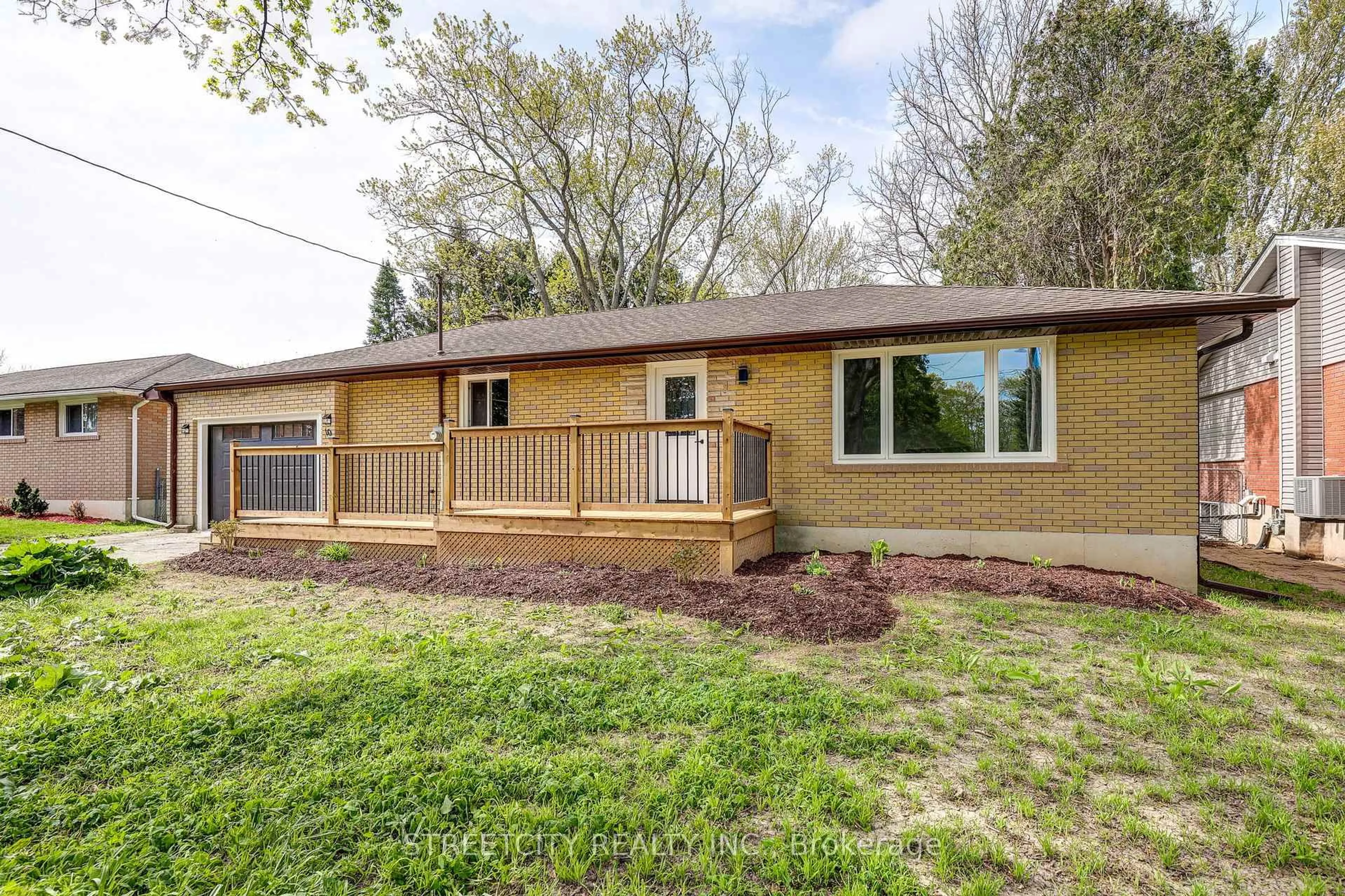 Home with vinyl exterior material, street for 10 Vineden Dr, Central Elgin Ontario N5P 2M6