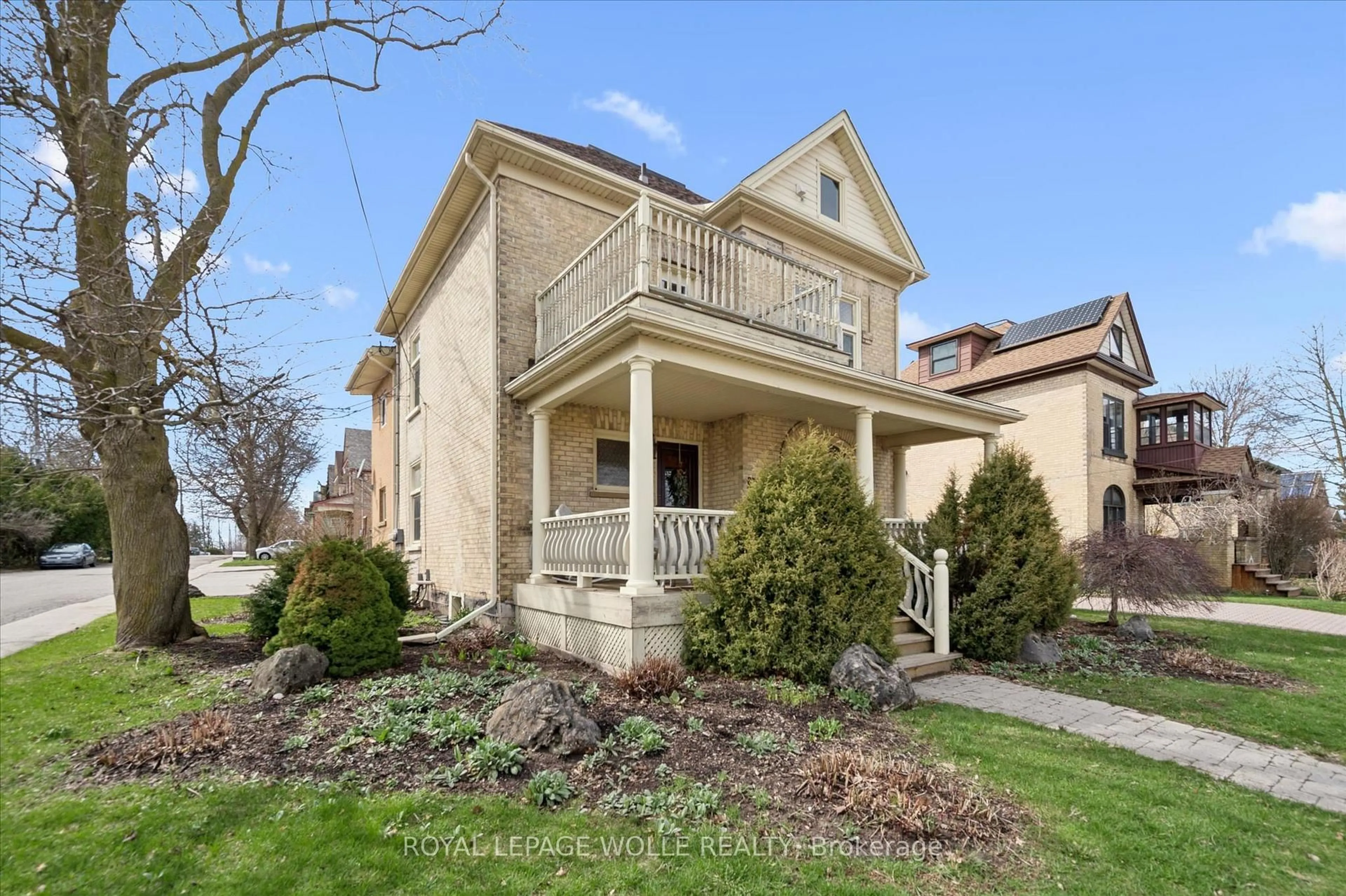 Unknown for 16 Hampton St, Woolwich Ontario N3B 1X9
